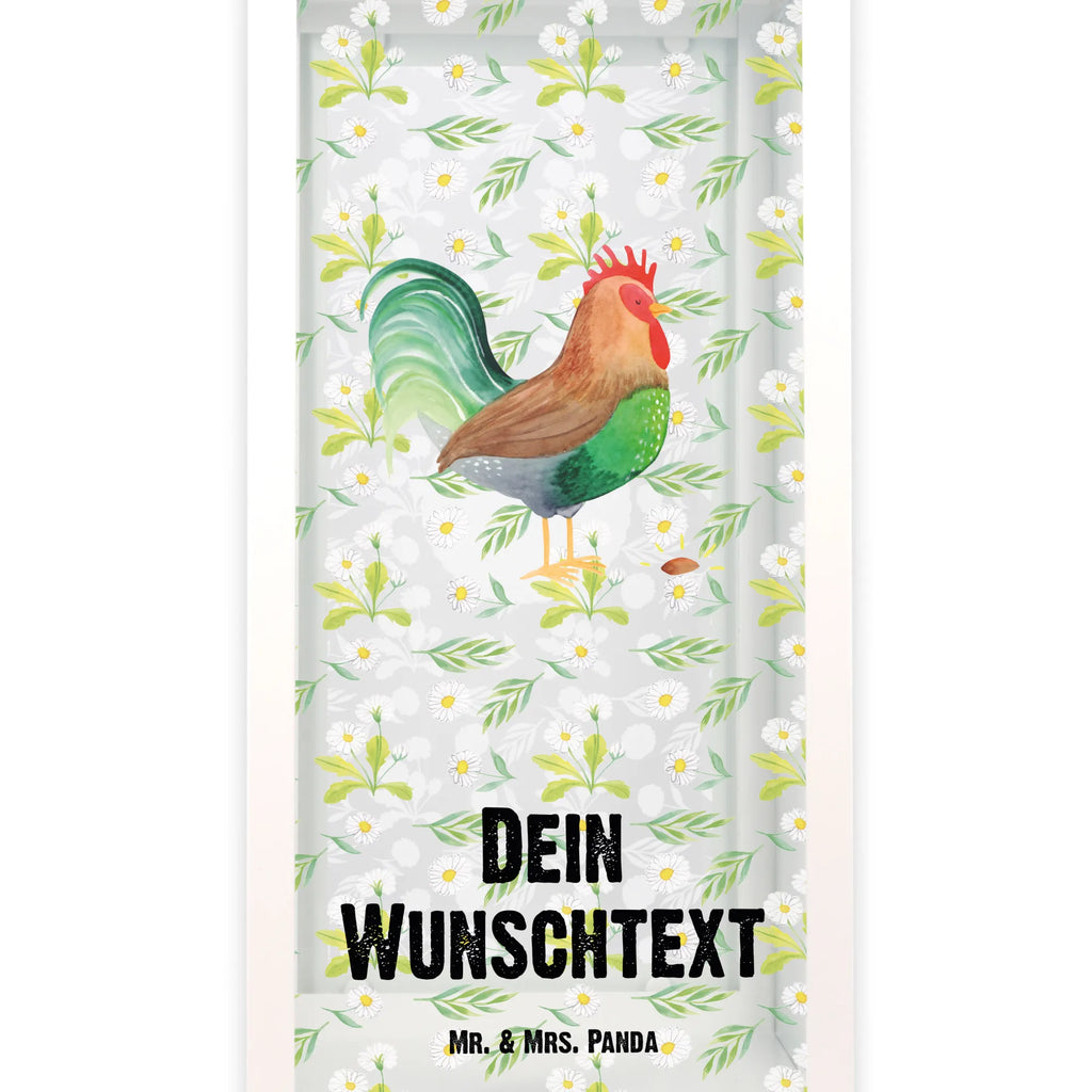 Personalisierte Deko Laterne Hahn mit Korn Beleuchtete Laterne Mit Namen, Landhausstil-Laterne Mit Namen, Lichterkettenlaterne Mit Namen, Shabby-Chic-Laterne Mit Wunschname, Teelichthalter Laterne Mit Wunschname, Innenraum-Laterne Mit Namen, Klassische Laterne Mit Namensgravur, Windlichtlaterne Mit Namensgravur, Moderne Laterne Mit Namen, Skandinavische Laterne Mit Namen, Kleine Laterne Mit Namensdruck, Metalllaterne Mit Namen, Kerzenlaterne Mit Namensdruck, Vintage-Laterne Personalisiert, Laternenwindlicht Mit Namen, Lichterlaterne Mit Wunschname, Holzlaterne Mit Namensdruck, Weiße Laterne Mit Wunschname, Motivlaterne Mit Namensgravur, XXL-Laterne Mit Wunschname, Personalisierte Deko Laterne, Pastellfarbene Laterne Mit Namensdruck, Rustikale Laterne Mit Namensgravur, Outdoor-Laterne Mit Wunschname, Minimalistische Laterne Mit Namen, Hängelaterne Mit Namensgravur, Laterne Deko Mit Namen, Laternen-Set Personalisiert, Hängelaterne Deko Mit Namen, Laterne Mit Sternenmuster Und Namen, Orientalische Laterne Mit Namensdruck, Glaslaterne Mit Wunschname, Terrasse-Laterne Mit Wunschnamen, Stellbare Laterne Mit Namen, Gartenlaterne Personalisiert, Dekolaterne Mit Wunschname, Laterne Mit Blumenmotiv Und Wunschname, Wetterfeste Laterne Mit Wunschname, Spiegelglas-Laterne Mit Namensdruck, Laterne Mit Griff Und Wunschname, Deko Laterne Mit Namen, Maritim-Laterne Mit Wunschname, LED-Laterne Mit Namensgravur, Romantische Laterne Mit Wunschname, Tischlaterne Mit Wunschname, Bauernhof, Hoftiere, Landwirt, Landwirtin, Korn, Hahn, Eier, Natur, Henne