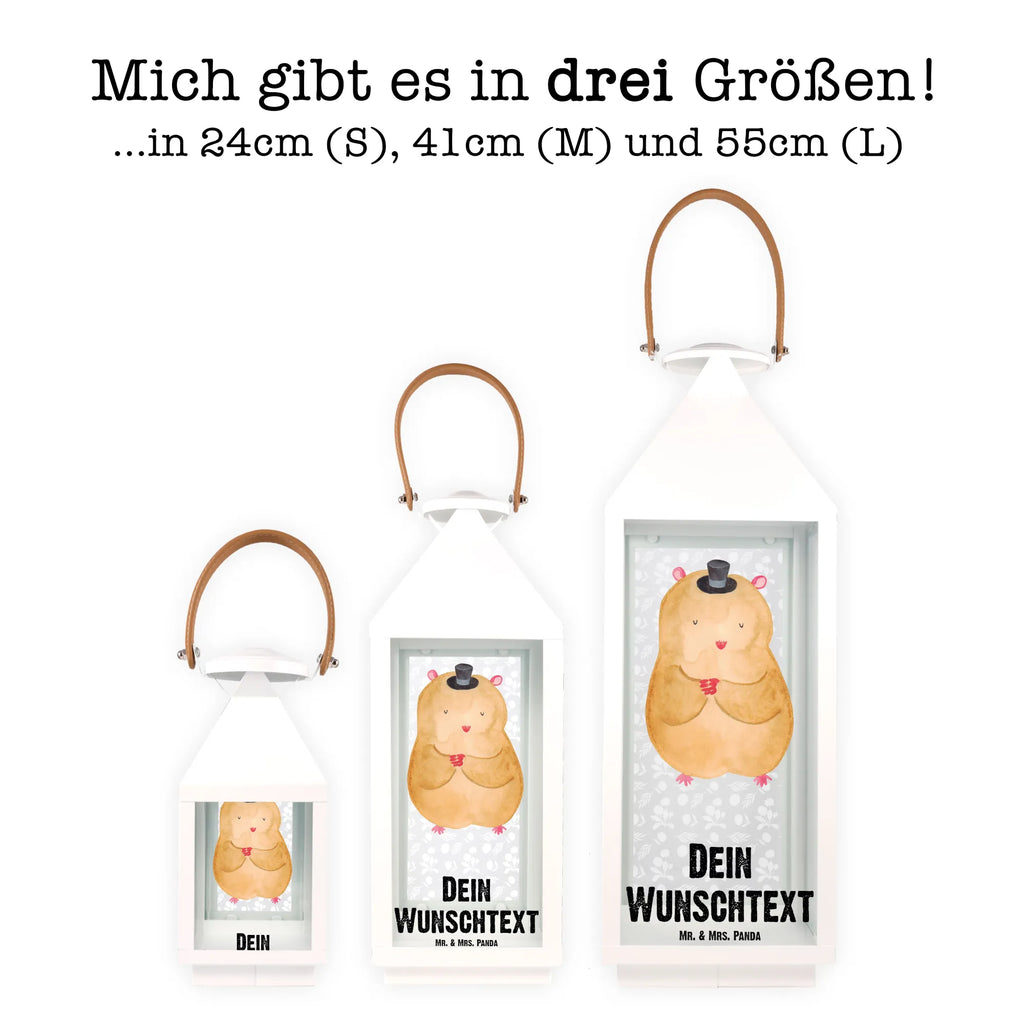 Personalisierte Deko Laterne Hamster mit Hut Motivlaterne Mit Namensgravur, Glaslaterne Mit Wunschname, Klassische Laterne Mit Namensgravur, Windlichtlaterne Mit Namensgravur, Kleine Laterne Mit Namensdruck, Holzlaterne Mit Namensdruck, XXL-Laterne Mit Wunschname, Pastellfarbene Laterne Mit Namensdruck, Laterne Deko Mit Namen, Personalisierte Deko Laterne, Dekolaterne Mit Wunschname, Moderne Laterne Mit Namen, Kerzenlaterne Mit Namensdruck, Stellbare Laterne Mit Namen, LED-Laterne Mit Namensgravur, Laternenwindlicht Mit Namen, Tischlaterne Mit Wunschname, Teelichthalter Laterne Mit Wunschname, Outdoor-Laterne Mit Wunschname, Skandinavische Laterne Mit Namen, Maritim-Laterne Mit Wunschname, Laterne Mit Sternenmuster Und Namen, Terrasse-Laterne Mit Wunschnamen, Weiße Laterne Mit Wunschname, Gartenlaterne Personalisiert, Landhausstil-Laterne Mit Namen, Metalllaterne Mit Namen, Wetterfeste Laterne Mit Wunschname, Minimalistische Laterne Mit Namen, Beleuchtete Laterne Mit Namen, Innenraum-Laterne Mit Namen, Laterne Mit Griff Und Wunschname, Rustikale Laterne Mit Namensgravur, Orientalische Laterne Mit Namensdruck, Hängelaterne Deko Mit Namen, Shabby-Chic-Laterne Mit Wunschname, Laterne Mit Blumenmotiv Und Wunschname, Vintage-Laterne Personalisiert, Romantische Laterne Mit Wunschname, Spiegelglas-Laterne Mit Namensdruck, Lichterkettenlaterne Mit Namen, Laternen-Set Personalisiert, Hängelaterne Mit Namensgravur, Deko Laterne Mit Namen, Lichterlaterne Mit Wunschname, Tiermotive, Gute Laune, lustige Sprüche, Tiere, Zwerghamster, Hut, Magier, Zylinder, Zauberer, Hamster