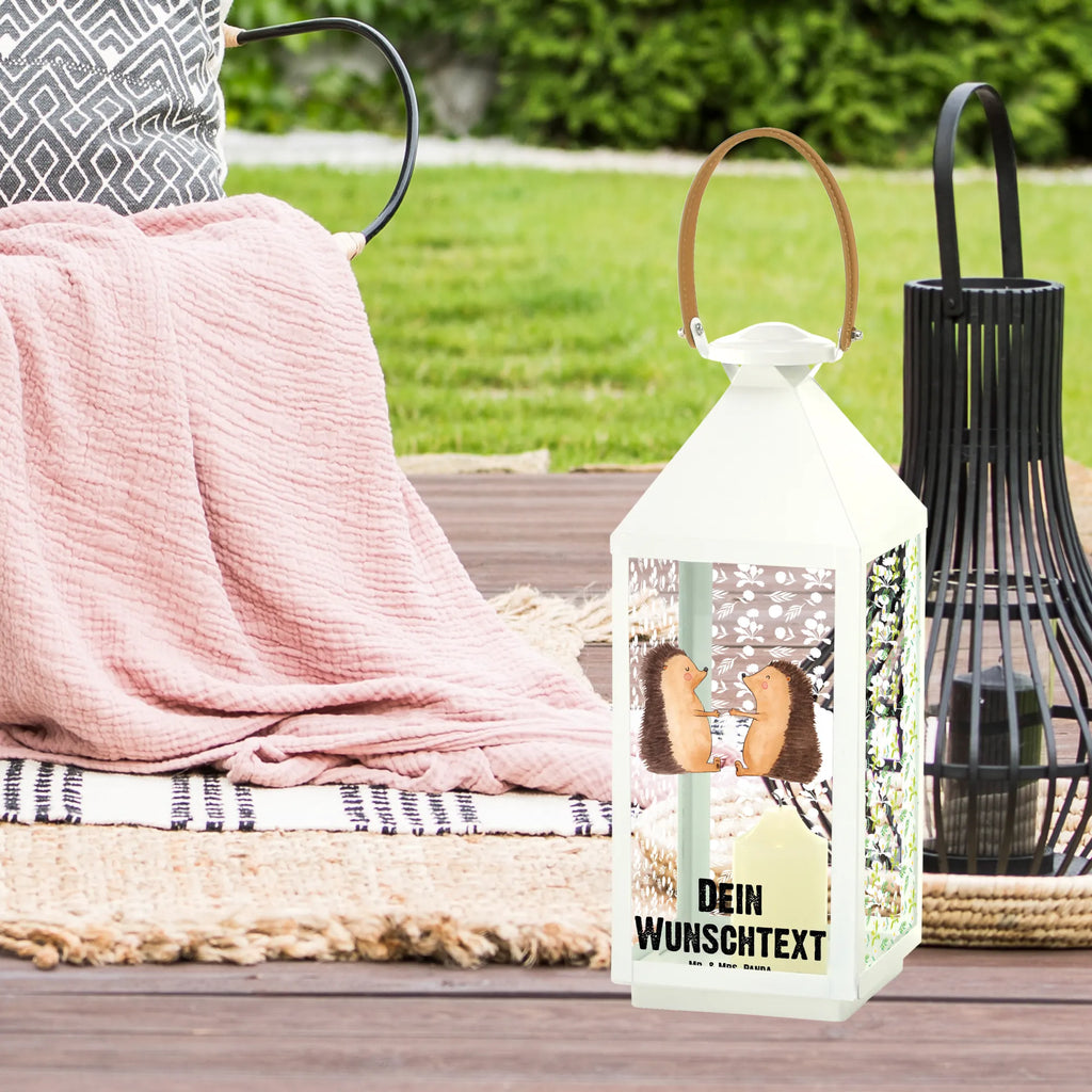 Personalisierte Deko Laterne Igel Liebe Romantische Laterne Mit Wunschname, Teelichthalter Laterne Mit Wunschname, Landhausstil-Laterne Mit Namen, Kleine Laterne Mit Namensdruck, Skandinavische Laterne Mit Namen, Outdoor-Laterne Mit Wunschname, Rustikale Laterne Mit Namensgravur, Motivlaterne Mit Namensgravur, LED-Laterne Mit Namensgravur, Laternenwindlicht Mit Namen, Glaslaterne Mit Wunschname, Laterne Mit Blumenmotiv Und Wunschname, Laterne Mit Griff Und Wunschname, Innenraum-Laterne Mit Namen, Beleuchtete Laterne Mit Namen, Laterne Mit Sternenmuster Und Namen, Windlicht, Hängelaterne Mit Namensgravur, Moderne Laterne Mit Namen, Hängelaterne Deko Mit Namen, Metall Laterne, Lichterlaterne Mit Wunschname, Laternen-Set Personalisiert, Stellbare Laterne Mit Namen, Weiße Laterne Mit Wunschname, Personalisierte Deko Laterne, Pastellfarbene Laterne Mit Namensdruck, Orientalische Laterne Mit Namensdruck, Maritim-Laterne Mit Wunschname, Metalllaterne Mit Namen, Gartenlaterne Personalisiert, Klassische Laterne Mit Namensgravur, Lichterkettenlaterne Mit Namen, Windlichtlaterne Mit Namensgravur, Shabby-Chic-Laterne Mit Wunschname, Vintage-Laterne Personalisiert, Tischlaterne Mit Wunschname, Deko Laterne Mit Namen, Hängeleuchte, Minimalistische Laterne Mit Namen, Leuchten, Terrasse-Laterne Mit Wunschnamen, Holzlaterne Mit Namensdruck, Dekolaterne Mit Wunschname, Laterne Deko Mit Namen, XXL-Laterne Mit Wunschname, Spiegelglas-Laterne Mit Namensdruck, Deko Laterne, Wetterfeste Laterne Mit Wunschname, Kerzenlaterne Mit Namensdruck, Freundin, Freund, Liebe, Liebesgeschenk, Jahrestag, Verlobung, Partner, Ehemann, Ehefrau, Heiraten, Heiratsantrag, Hocheitstag, Verlobt, Verliebt, Hochzeit, Verheiratet, Liebesbeweis, Geschenk, Hochzeitstag, Igel