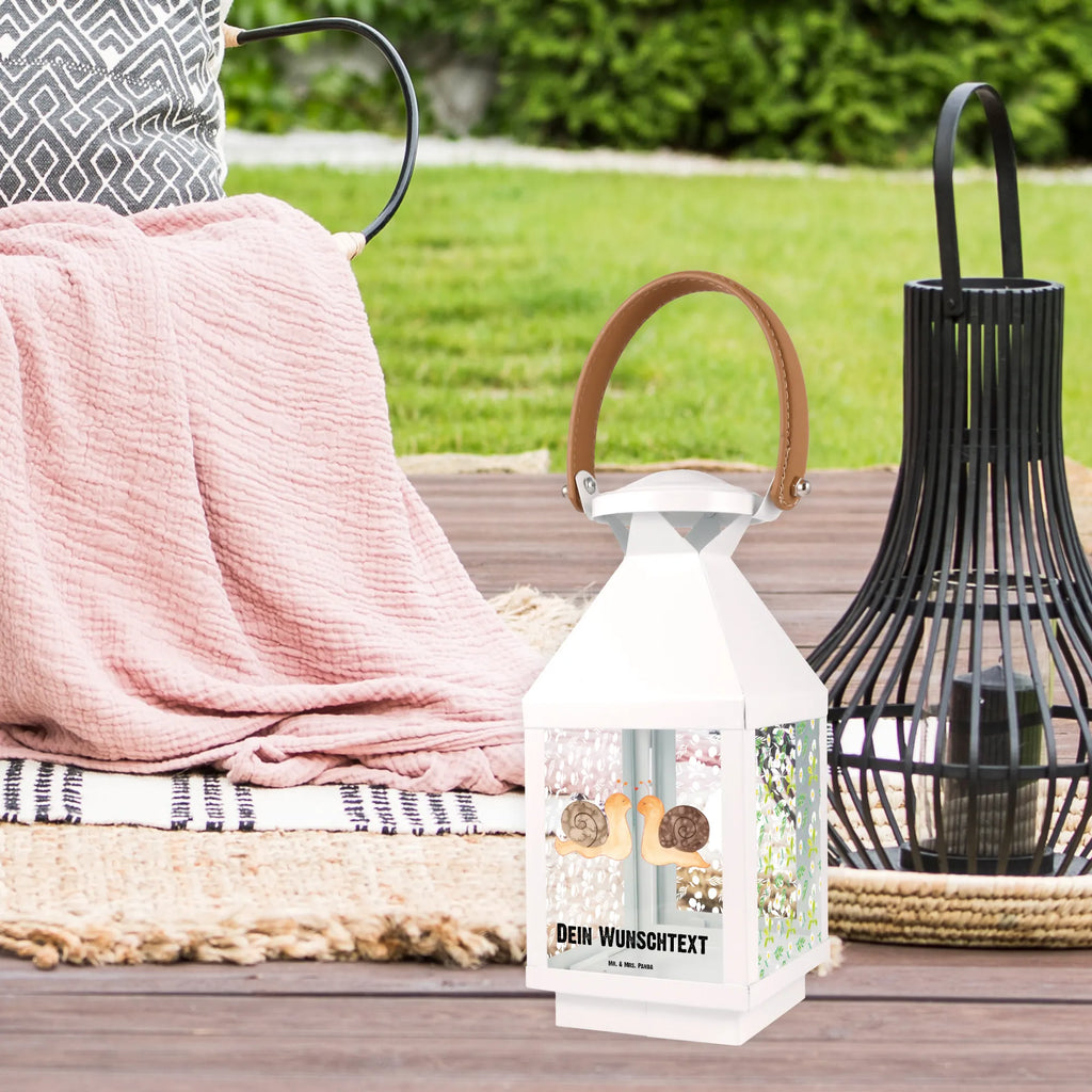 Personalisierte Deko Laterne Schnecken Liebe Landhausstil-Laterne Mit Namen, Laterne Mit Sternenmuster Und Namen, Shabby-Chic-Laterne Mit Wunschname, Skandinavische Laterne Mit Namen, Hängelaterne Deko Mit Namen, Vintage-Laterne Personalisiert, LED-Laterne Mit Namensgravur, Kerzenlaterne Mit Namensdruck, Innenraum-Laterne Mit Namen, Laternen-Set Personalisiert, Lichterlaterne Mit Wunschname, Laterne Mit Blumenmotiv Und Wunschname, Weiße Laterne Mit Wunschname, Romantische Laterne Mit Wunschname, Tischlaterne Mit Wunschname, Gartenlaterne Personalisiert, Beleuchtete Laterne Mit Namen, Deko Laterne Mit Namen, Motivlaterne Mit Namensgravur, Kleine Laterne Mit Namensdruck, Minimalistische Laterne Mit Namen, Windlichtlaterne Mit Namensgravur, Maritim-Laterne Mit Wunschname, Klassische Laterne Mit Namensgravur, Laterne Deko Mit Namen, Wetterfeste Laterne Mit Wunschname, Pastellfarbene Laterne Mit Namensdruck, Orientalische Laterne Mit Namensdruck, Rustikale Laterne Mit Namensgravur, Outdoor-Laterne Mit Wunschname, Laterne Mit Griff Und Wunschname, Holzlaterne Mit Namensdruck, Terrasse-Laterne Mit Wunschnamen, Stellbare Laterne Mit Namen, Personalisierte Deko Laterne, Teelichthalter Laterne Mit Wunschname, Lichterkettenlaterne Mit Namen, Laternenwindlicht Mit Namen, Spiegelglas-Laterne Mit Namensdruck, XXL-Laterne Mit Wunschname, Metalllaterne Mit Namen, Dekolaterne Mit Wunschname, Glaslaterne Mit Wunschname, Hängelaterne Mit Namensgravur, Moderne Laterne Mit Namen, Liebe, Partner, Freund, Freundin, Ehemann, Ehefrau, Heiraten, Verlobung, Heiratsantrag, Liebesgeschenk, Jahrestag, Hocheitstag