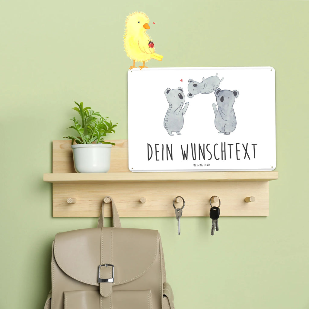 Personalisiertes Blechschild Koalas Feiern Blechschild Zum Hinstellen Mit Wunschtext, Metallschild Mit Namen, Blechschild Mit Namen, Wandschild Metall Personalisiert, Blechschild Für Freunde Mit Text, Personalisierbares Blechschild, Design Blechschild Mit Wunschtext, Vintage Blechschild Mit Wunschtext, Blechschild Zum Aufhängen Mit Text, Kleines Blechschild Mit Namen, Blechschild Für Küche Mit Wunschtext, Spruchschild Metall Personalisiert, Geschenk Blechschild Mit Text, Blechschild Für Balkon Mit Wunschtext, Großes Blechschild Personalisiert, Blechschild Handgemacht Mit Namen, Lustiges Blechschild Mit Namen, Blechschild Für Garten Mit Text, Blechschild Personalisiert, Blechschild Für Männer Mit Wunschtext, Dekoschild Metall Mit Gravur, Wanddeko Blechschild Personalisiert, Blechschild Für Frauen Mit Namen, Retro Blechschild Mit Namen, Türschild Mit Namen, Blechschild Mit Wunschtext, Blechschild Für Wohnzimmer Mit Namen, Metallschild Mit Wunschtext, Blechschild Mit Spruch Und Namen, Nostalgieschild Mit Wunschtext, Geschenk, Geburtstagsgeschenk, Geburtstag, Koala, Liebe, Kind, Herz, Familie, Eltern