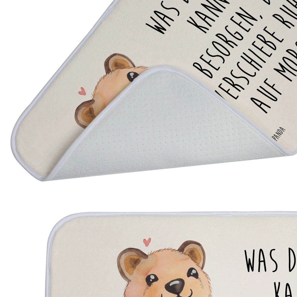 Badematte Quokka Happy Badläufer, badezimmermatte, badezimmerteppiche, Badematte, wannenvorleger, Badvorleger, Badezimmerteppich, duschmatten, badezimmer läufer, bad läufer, Duschvorleger, fußmatte bad, Teppich Fürs Bad, badezimmermatten, badezimmervorleger, teppich für bad, rutschfeste matte, Badezimmer Matte, Badteppich, badmatten, Bad Fußmatte, duschmatte, Lustige Sprüche, Tiere, Tiermotive, Gute Laune, Lustiger Spruch, Dinge Erledigen, Aufschieberitis, Verschieben, Niedliches Tier, Quokka