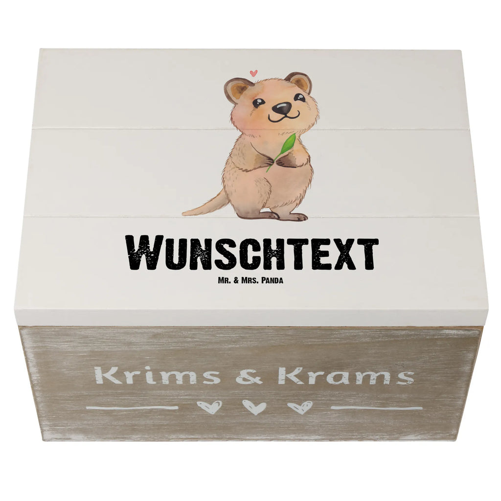 Personalisierte Holzkiste Quokka Happy Schatzkiste mit Namen, GEschenkdose Personalisiert, Schatulle mit Namen, Aufbewahrungsbox mit Namen, Schatulle Personalisiert, Schatzkiste Personalisiert, Holzkiste Personalisiert, Kiste mit Namen, mit Namen, Erinnerungsbox mit Namen, Dekokiste Personalisiert, Truhe Personalisiert, Dekokiste mit Namen, Truhe mit Namen, Erinnerungsbox Personalisiert, Geschenkbox Personalisiert, Holzkiste mit Namen, Aufbewahrungsbox Personalisiert, Kiste Personalisiert, Erinnerungskiste Personalisiert, Lustige Sprüche, Gute Laune, Tiermotive, Tiere, Quokka, Verschieben, Lustiger Spruch, Aufschieberitis, Niedliches Tier, Dinge Erledigen