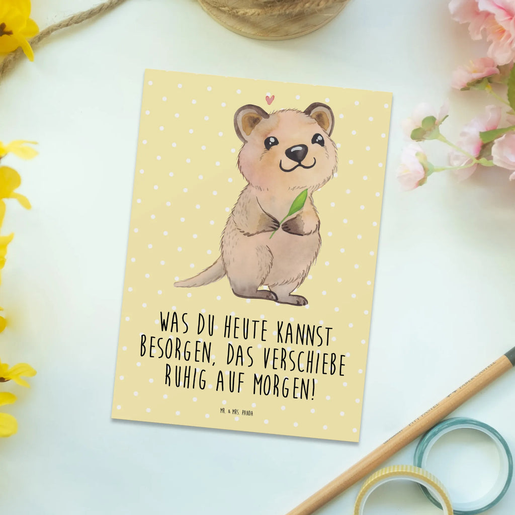 Postcard Quokka Happy Grußkarte, Ansichtskarten, Ansichtskarte, Postkarte, Einladung, Einladungskarten Geburtstag, Geburtstagskarte, Karte, Einladungskarte, Dankeskarte, Geschenkkarte, Einladung Geburtstag, Tiermotive, Gute Laune, lustige Sprüche, Tiere, Niedliches Tier, Lustiger Spruch, Aufschieberitis, Verschieben, Quokka, Dinge erledigen