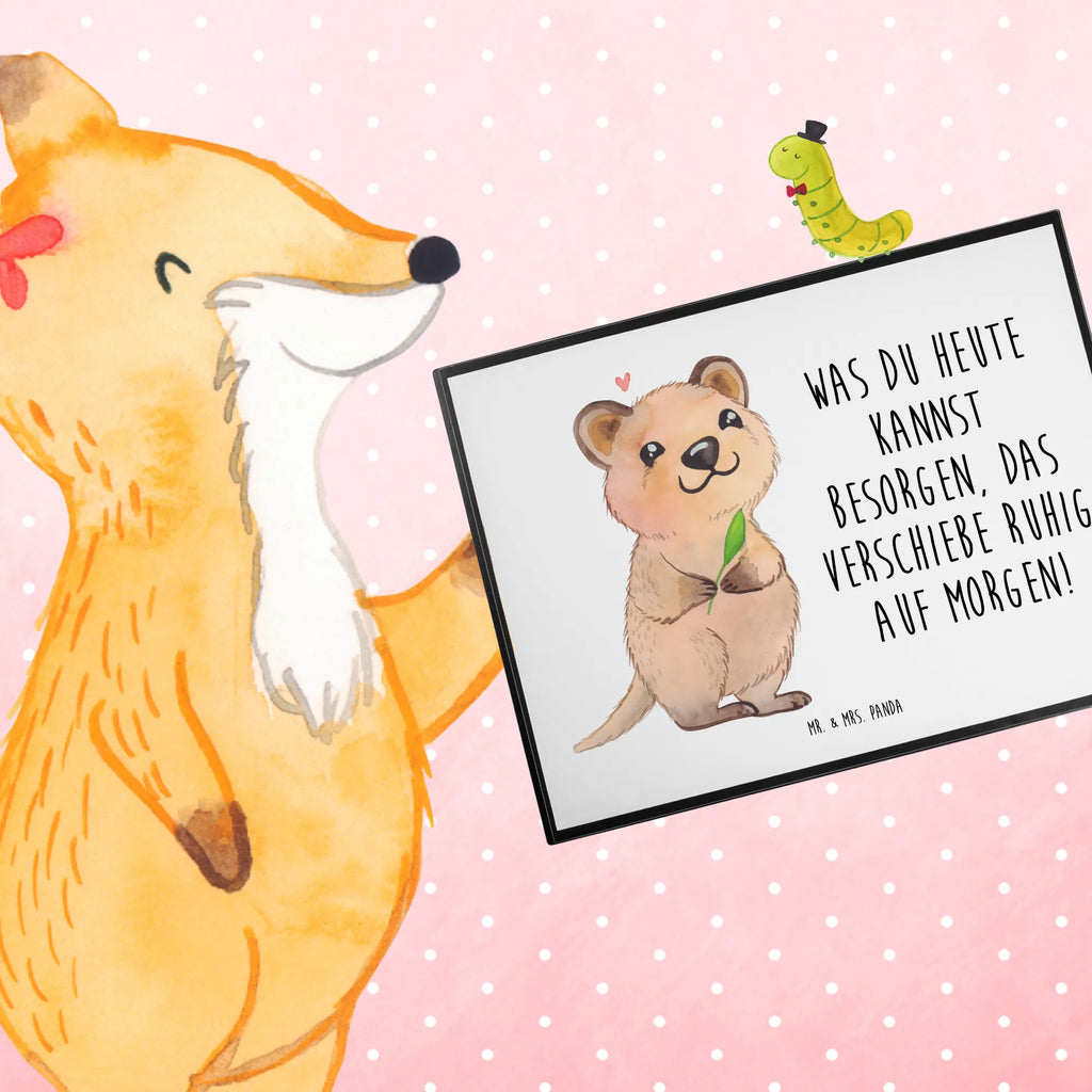 Schreibtischunterlage Quokka Happy Büroartikel, Schreibtischauflage, Schreibtisch Unterlagen, Schreibtischunterlage Groß, Schreibunterlage, Bürobedarf, Schreibwaren, Tiermotive, Gute Laune, lustige Sprüche, Tiere, Niedliches Tier, Verschieben, Dinge erledigen, Quokka, Aufschieberitis, Lustiger Spruch