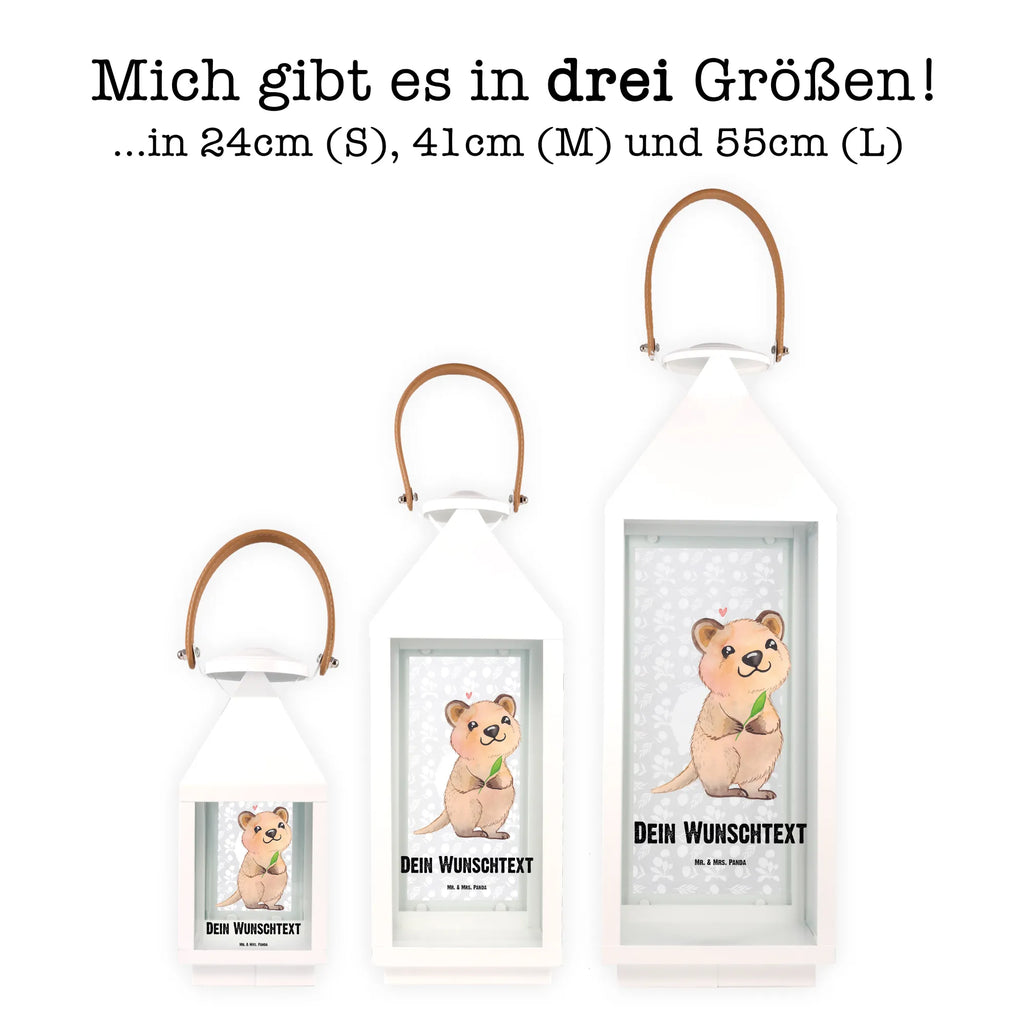 Personalisierte Deko Laterne Quokka Happy Laternen-Set Personalisiert, Windlicht, Lichterkettenlaterne Mit Namen, Laterne Deko Mit Namen, Motivlaterne Mit Namensgravur, Spiegelglas-Laterne Mit Namensdruck, Landhausstil-Laterne Mit Namen, Laterne Mit Sternenmuster Und Namen, Weiße Laterne Mit Wunschname, Personalisierte Deko Laterne, Moderne Laterne Mit Namen, Minimalistische Laterne Mit Namen, Stellbare Laterne Mit Namen, Kleine Laterne Mit Namensdruck, Pastellfarbene Laterne Mit Namensdruck, Wetterfeste Laterne Mit Wunschname, Teelichthalter Laterne Mit Wunschname, Orientalische Laterne Mit Namensdruck, Maritim-Laterne Mit Wunschname, Hängelaterne Mit Namensgravur, Dekolaterne Mit Wunschname, Beleuchtete Laterne Mit Namen, Metall Laterne, LED-Laterne Mit Namensgravur, Outdoor-Laterne Mit Wunschname, Skandinavische Laterne Mit Namen, Innenraum-Laterne Mit Namen, Glaslaterne Mit Wunschname, Laternenwindlicht Mit Namen, Hängelaterne Deko Mit Namen, Vintage-Laterne Personalisiert, Windlichtlaterne Mit Namensgravur, Hängeleuchte, Kerzenlaterne Mit Namensdruck, Deko Laterne, Leuchten, XXL-Laterne Mit Wunschname, Laterne Mit Blumenmotiv Und Wunschname, Gartenlaterne Personalisiert, Laterne Mit Griff Und Wunschname, Lichterlaterne Mit Wunschname, Holzlaterne Mit Namensdruck, Klassische Laterne Mit Namensgravur, Rustikale Laterne Mit Namensgravur, Romantische Laterne Mit Wunschname, Metalllaterne Mit Namen, Tischlaterne Mit Wunschname, Shabby-Chic-Laterne Mit Wunschname, Terrasse-Laterne Mit Wunschnamen, Deko Laterne Mit Namen, Lustige Sprüche, Tiere, Tiermotive, Gute Laune, Dinge Erledigen, Aufschieberitis, Lustiger Spruch, Niedliches Tier, Quokka, Verschieben