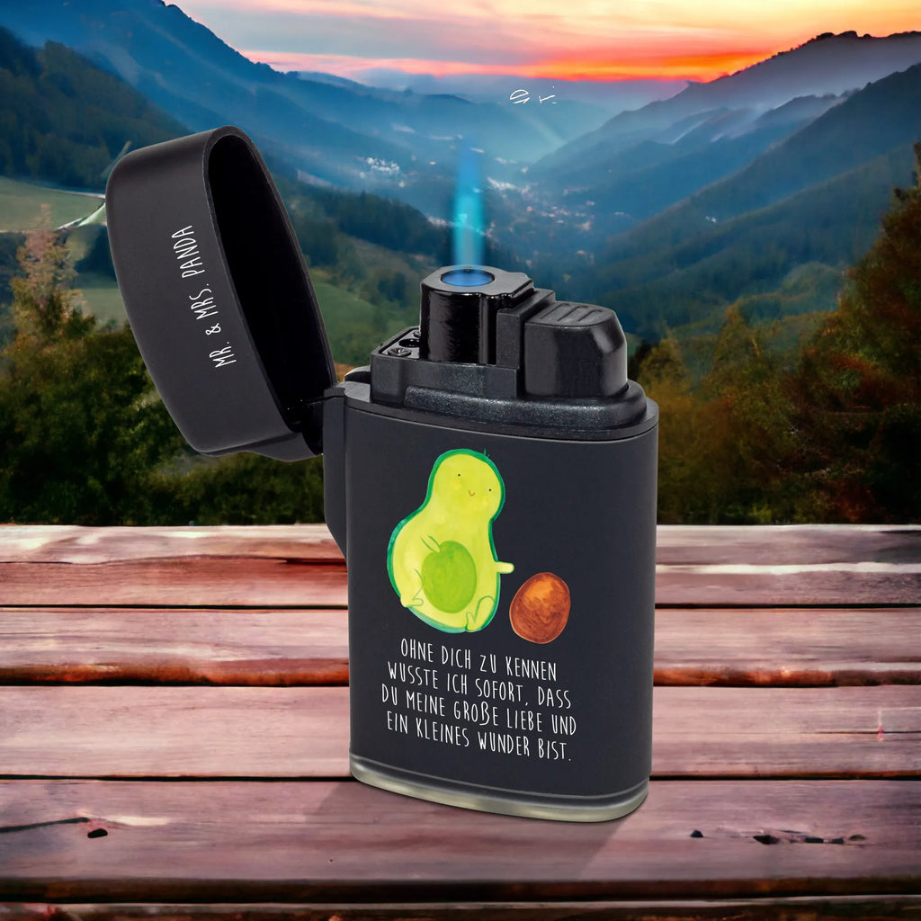 Feuerzeug Avocado rollt Kern Feuerzeug mit Motiv, Feuerzeuge, Gasfeuerzeug, Feuerzeug, Feuerzeug Bedruckt, Feuerzeug Für Camping, Feuerzeug Design, Feuerzeug Mit Kindersicherung, Feuerzeug Umweltfreundlich, Feuerzeug Für Grill, Feuerzeug Geschenk, Feuerzeug Für Männer, Feuerzeug Vintage, Feuerzeug Für Kamin, Feuerzeug Elektrisch, Feuerzeug normal, Feuerzeug Für Kerzen, Feuerzeug Modern, Feuerzeug wiederbefüllbar, Feuerzeug Nachfüllbar, Feuerzeug Für Frauen, Feuerzeug schlicht, Feuerzeug Windfest, Avocado, Veggie, Vegan, Gesund, Baby, Säugling, Liebe, Avocados, Schwangerschaft, Kind, Schwanger, Babyparty, Love, Geburtstag, erstes Kind, große Liebe, Geburt, zur Geburt