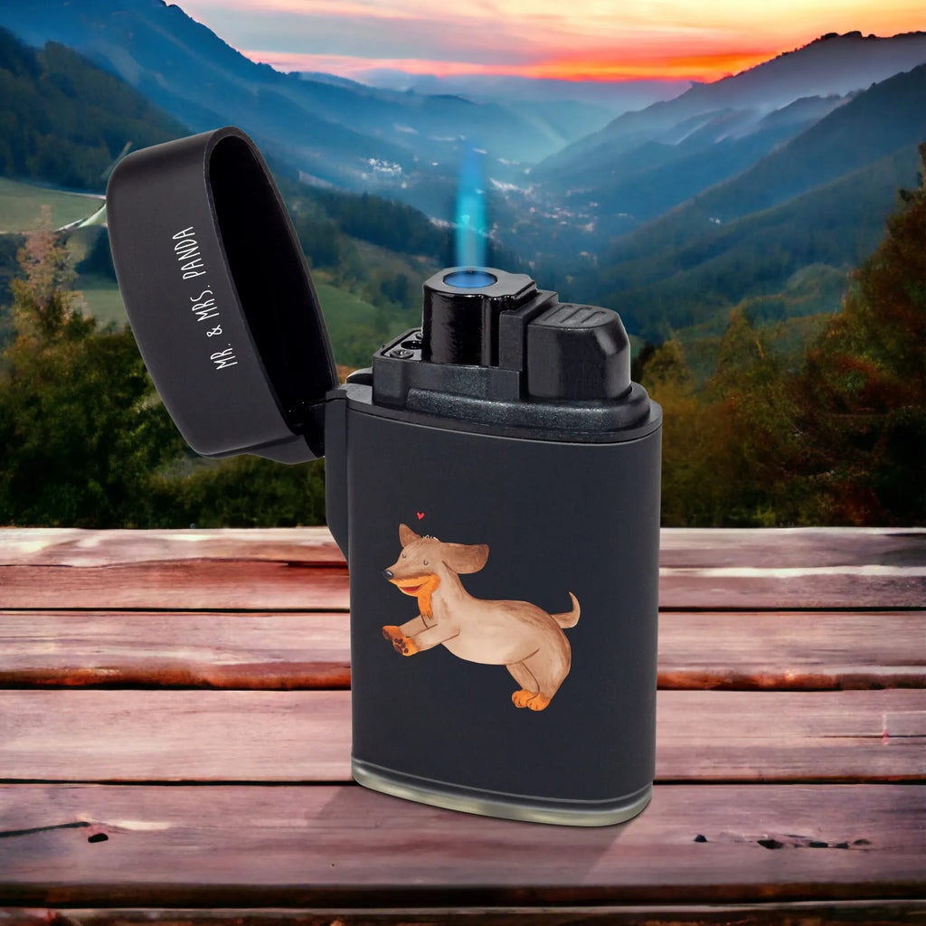 Feuerzeug Hund Dackel fröhlich zündgerät, sturmfeuerzeuge, Gasfeuerzeug, Feuerzeuge, anzünder, gasfeuerzeuge, zigarettenanzünder, Feuerzeug, sturmfeuerzeug, gas anzünder, Sprüche, Hund, Hunderasse, Hundebesitzer, Hundemotiv, Haustier, Tierliebhaber, Hunde, Happy Dog, Dackel, Dachshund