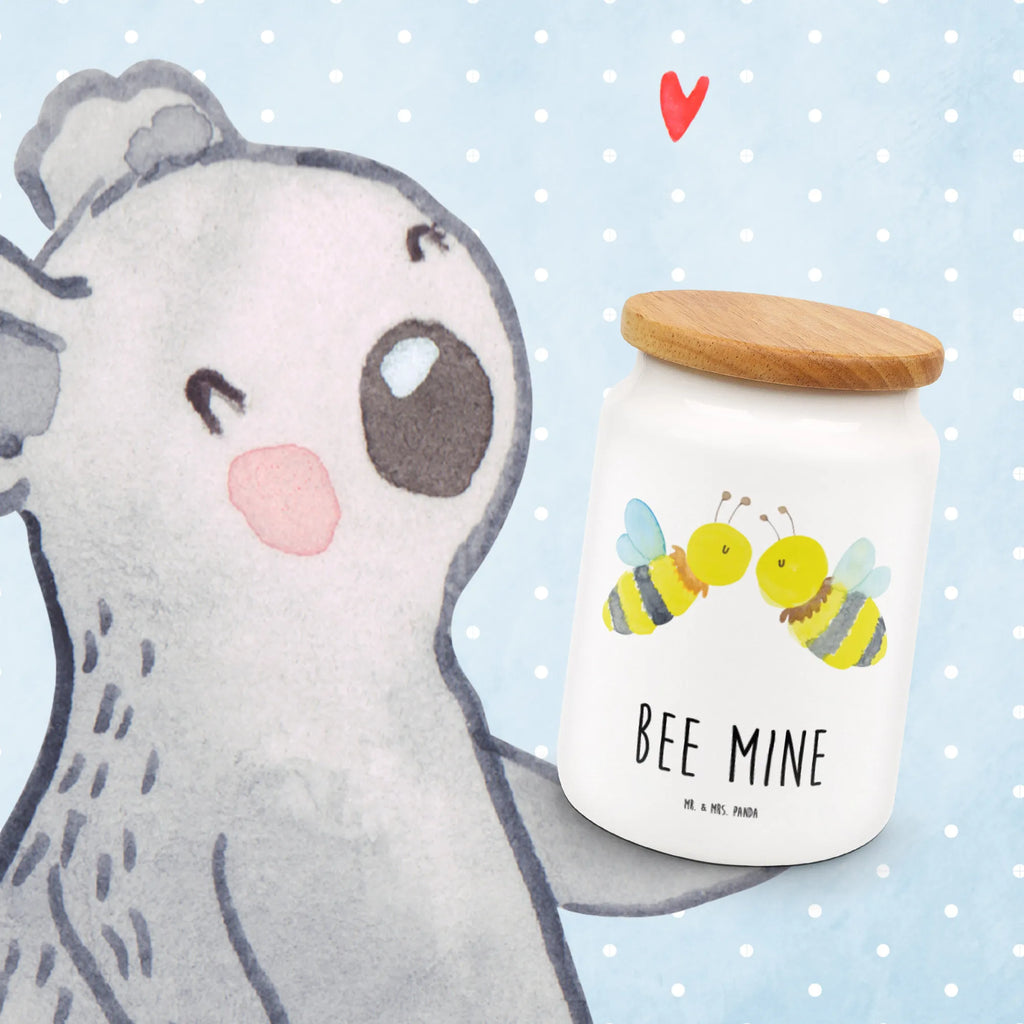 Vorratsdose Biene Liebe Vorratsdose, Aufbewahrungsbox Set, Vorratsglas Mit Deckel, Vorratsglas, Runde Vorratsdose, Vorratsdose Design, Vorratsbehälter Küche, Frischhaltedose Mit Deckel, Vorratsdose Plastik, Küchen Frischhaltedose, Küchenbox, Vorratsdose Mit Motiv, Aufbewahrungsbox Transparent, Aufbewahrungsdose Mit Deckel, Vorratsdose Geschenk, Vorratsdose Metall, Vorratsdose Transparent, Lebensmittelbehälter, Glasdose, Vorratsdose Nachhaltig, Vorratsdose Küche, Vorratsbox Set, Vorratsdose Kinder, Umweltfreundliche Vorratsdose, Vorratsdose Keramik, Vorratsdose Bambus, Aufbewahrungsdose Glas, Personalisierte Vorratsdose, Küchen Aufbewahrungsdose, Frischhaltedose, Vorratsdose Glas, Vorratsdose Mit Deckel, Lebensmittelbox, Vorratsdosen, Vorratsbehälter, Vorratsdose Kunststoff, Vorratsdose Groß, Aufbewahrungsdosen, Vorratsdose Luftdicht, Vorratsdose Dekorativ, Vorratsdosen Set, Eckige Vorratsdose, Vorratsdose Klein, Frischhaltedosen, Aufbewahrungsdose, Vorratsdose Vintage, Vorratsbehälter Luftdicht, Biene, Wespe, Hummel