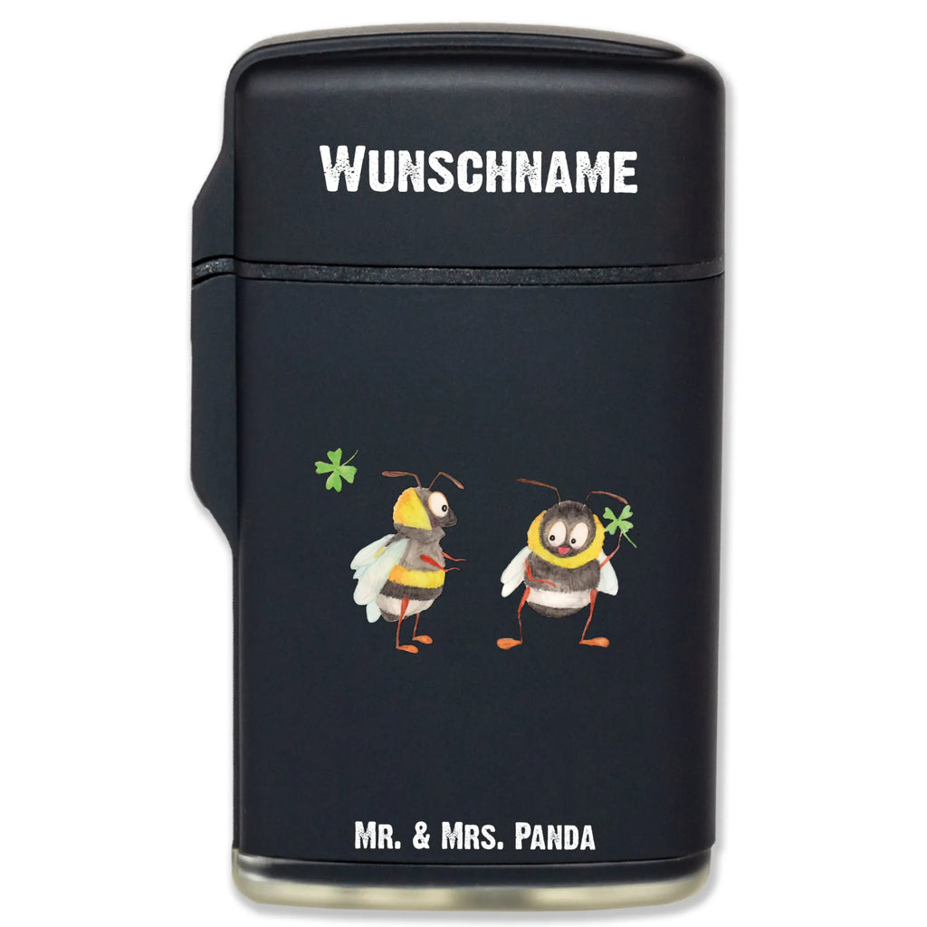 Personalised lighter bees Pair Feuerzeug Mit Gas nachfüllbar, Feuerzeug Mit Wunschname, Feuerzeug Mit Spruch, Feuerzeug Mit Gravur, Feuerzeug Mit Persönlicher Gravur, Personalisiertes Feuerzeug, Feuerzeug Mit Initialen, Feuerzeug Mit Namen Und Symbol, Graviertes Feuerzeug, Individuelles Feuerzeug, Feuerzeug Geschenk Mit Namen, Feuerzeug mit Widmung, Hochwertiges Feuerzeug Mit Namen, Feuerzeug Mit Widmung, Feuerzeug Mit Namen, Feuerzeug Für Männer Mit Namen, Feuerzeug Bedrucken Lassen, Feuerzeug Für Frauen Personalisiert, Feuerzeug Mit Text, Feuerzeug Mit Datum, Feuerzeug Selbst Gestalten, Feuerzeug Als Geschenk Personalisiert, Feuerzeug Mit Wunschtext, Feuerzeug Personalisiert, Liebe, Partner, Freund, Freundin, Ehemann, Ehefrau, Heiraten, Verlobung, Heiratsantrag, Liebesgeschenk, Jahrestag, Hocheitstag, für Männer, Geschenk für Frauen, Valentinstag, Hochzeitstag, Geschenk für Partner, Geschenk für Freundin, für Ehemann, Mitbringsel, Schildkröten, verliebte Schildkröten, Liebesbeweis