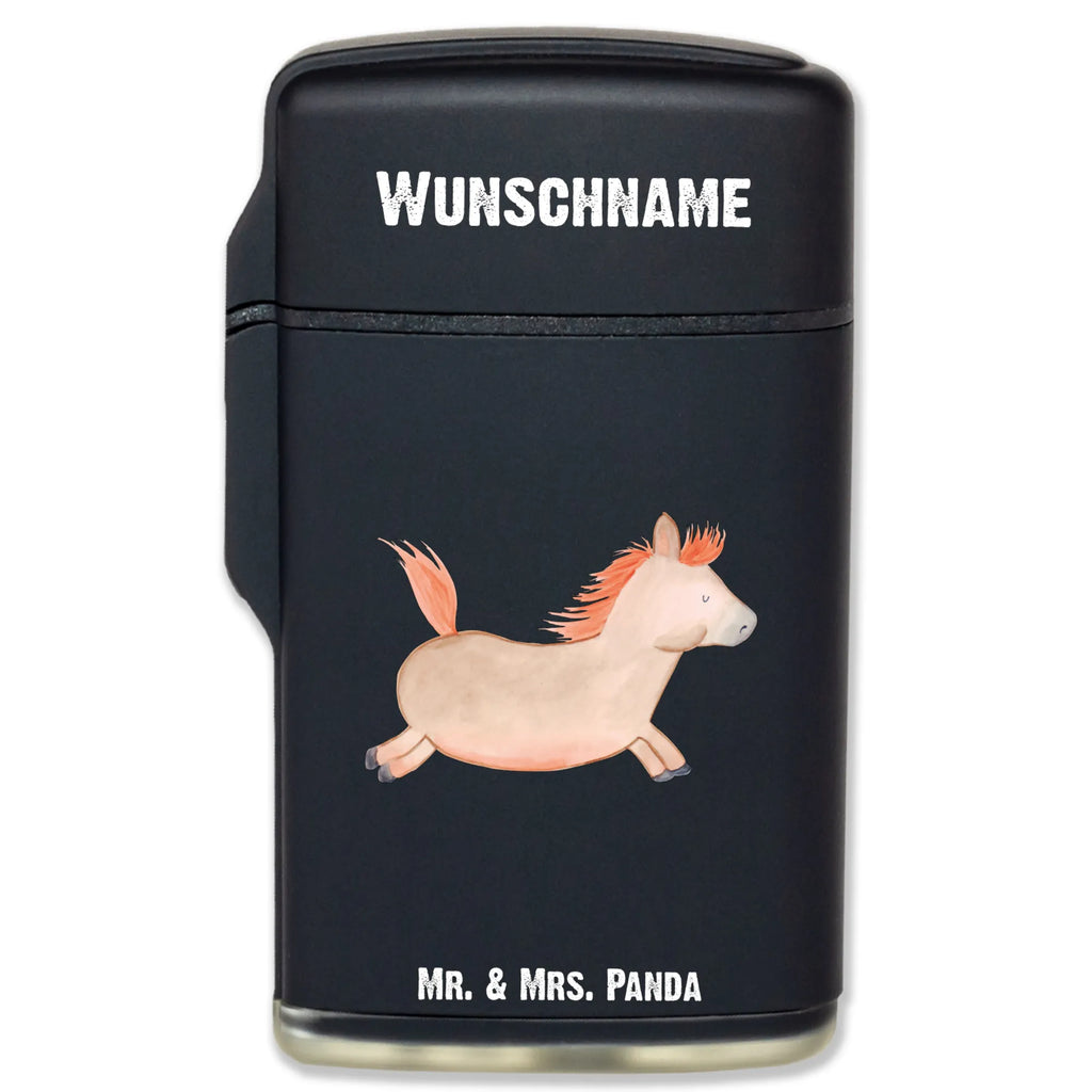 Personalisiertes Feuerzeug Pferd springt Feuerzeug Mit Spruch, Graviertes Feuerzeug, Feuerzeug Bedrucken Lassen, Feuerzeug Mit Initialen, Feuerzeug Mit Datum, Feuerzeug Mit Text, Feuerzeug Mit Gravur, Feuerzeug Mit Namen Und Symbol, Individuelles Feuerzeug, Feuerzeug Mit Namen, Feuerzeug Für Frauen Personalisiert, Feuerzeug Personalisiert, Feuerzeug Als Geschenk Personalisiert, Feuerzeug Geschenk Mit Namen, Feuerzeug Mit Widmung, Feuerzeug Für Männer Mit Namen, Feuerzeug Mit Persönlicher Gravur, Hochwertiges Feuerzeug Mit Namen, Personalisiertes Feuerzeug, Feuerzeug Mit Wunschtext, Feuerzeug Mit Wunschname, Feuerzeug Selbst Gestalten, Feuerzeug Mit Gas Nachfüllbar, Bauernhof, Hoftiere, Landwirt, Landwirtin, Pferdebesitzer, Pony, Stall, Ausreiten, Reiten, Pferd, Pferde, Pferdestall