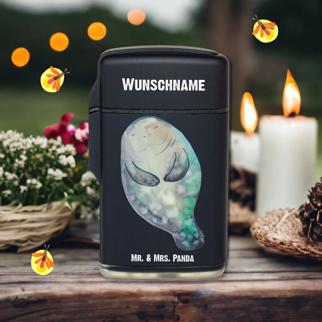 Personalised lighter manatee happy Feuerzeug Als Geschenk Personalisiert, Graviertes Feuerzeug, Feuerzeug Geschenk Mit Namen, Feuerzeug Mit Spruch, Feuerzeug mit Widmung, Feuerzeug Mit Gravur, Feuerzeug Mit Wunschname, Feuerzeug Mit Namen Und Symbol, Feuerzeug Mit Initialen, Feuerzeug Mit Wunschtext, Feuerzeug Mit Text, Feuerzeug Für Männer Mit Namen, Feuerzeug Mit Datum, Feuerzeug Personalisiert, Personalisiertes Feuerzeug, Feuerzeug Für Frauen Personalisiert, Feuerzeug Mit Widmung, Feuerzeug Selbst Gestalten, Feuerzeug Bedrucken Lassen, Feuerzeug Mit Namen, Feuerzeug Mit Gas nachfüllbar, Feuerzeug Mit Persönlicher Gravur, Hochwertiges Feuerzeug Mit Namen, Individuelles Feuerzeug, Meerestiere, Meer, Urlaub, Neustart, Seekühe, Freundin, Zufrieden, Selbstliebe, Seekuh, Achtsamkeit, Neuanfang, Liebeskummer, Respekt