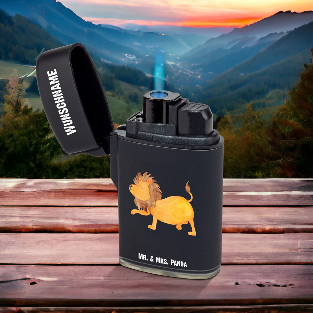 Personalisiertes Feuerzeug Sternzeichen Löwe Personalisiertes Feuerzeug, Feuerzeug Mit Persönlicher Gravur, Feuerzeug Mit Spruch, Feuerzeug Als Geschenk Personalisiert, Feuerzeug Für Frauen Personalisiert, Feuerzeug Mit Text, Feuerzeug mit Widmung, Graviertes Feuerzeug, Feuerzeug Für Männer Mit Namen, Feuerzeug Bedrucken Lassen, Feuerzeug Mit Initialen, Feuerzeug Geschenk Mit Namen, Hochwertiges Feuerzeug Mit Namen, Feuerzeug Personalisiert, Feuerzeug Mit Gravur, Feuerzeug Mit Widmung, Feuerzeug Selbst Gestalten, Feuerzeug Mit Wunschname, Individuelles Feuerzeug, Feuerzeug Mit Datum, Feuerzeug Mit Wunschtext, Feuerzeug Mit Namen Und Symbol, Feuerzeug Mit Gas nachfüllbar, Feuerzeug Mit Namen, Tierkreiszeichen, Sternzeichen, Horoskop, Astrologie, Aszendent, Löwe Sternzeichen, Geburtstag Juli, Geschenk Juli, König der Tiere, Geschenk August, Geburtstag August, Löwe Geschenk