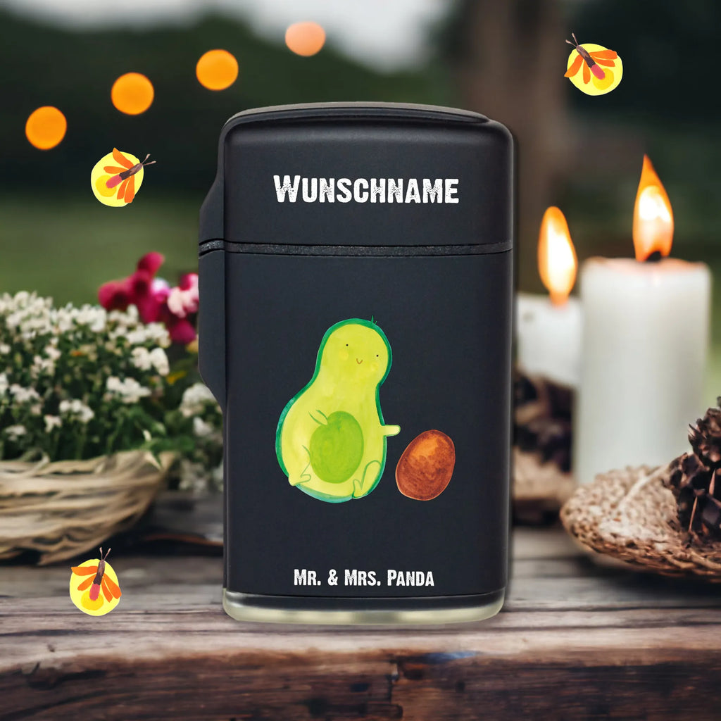 Personalisiertes Feuerzeug Avocado rollt Kern Graviertes Feuerzeug, Feuerzeug Mit Initialen, Personalisiertes Feuerzeug, Feuerzeug Mit Namen Und Symbol, Feuerzeug Mit Gravur, Feuerzeug Als Geschenk Personalisiert, Feuerzeug Mit Spruch, Feuerzeug Für Frauen Personalisiert, Feuerzeug Mit Namen, Feuerzeug Mit Text, Feuerzeug Geschenk Mit Namen, Feuerzeug Selbst Gestalten, Feuerzeug Mit Wunschname, Feuerzeug Mit Widmung, Individuelles Feuerzeug, Feuerzeug Mit Persönlicher Gravur, Hochwertiges Feuerzeug Mit Namen, Feuerzeug mit Widmung, Feuerzeug Für Männer Mit Namen, Feuerzeug Mit Datum, Feuerzeug Personalisiert, Feuerzeug Bedrucken Lassen, Feuerzeug Mit Gas nachfüllbar, Feuerzeug Mit Wunschtext, Avocado, Veggie, Vegan, Gesund, Babyparty, Säugling, Avocados, Geburt, große Liebe, Kind, Liebe, erstes Kind, Schwangerschaft, zur Geburt, Love, Geburtstag, Baby, Schwanger