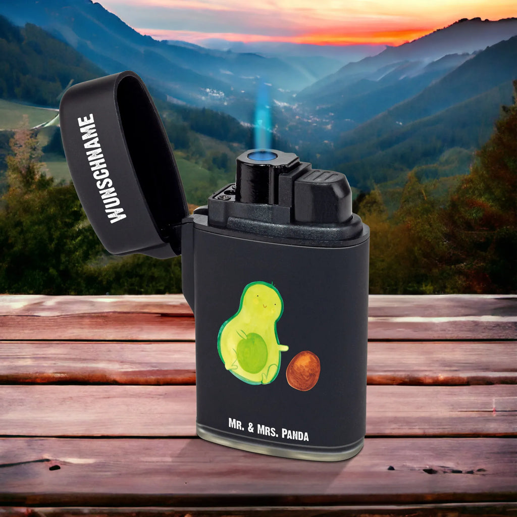 Personalisiertes Feuerzeug Avocado rollt Kern Graviertes Feuerzeug, Feuerzeug Mit Initialen, Personalisiertes Feuerzeug, Feuerzeug Mit Namen Und Symbol, Feuerzeug Mit Gravur, Feuerzeug Als Geschenk Personalisiert, Feuerzeug Mit Spruch, Feuerzeug Für Frauen Personalisiert, Feuerzeug Mit Namen, Feuerzeug Mit Text, Feuerzeug Geschenk Mit Namen, Feuerzeug Selbst Gestalten, Feuerzeug Mit Wunschname, Feuerzeug Mit Widmung, Individuelles Feuerzeug, Feuerzeug Mit Persönlicher Gravur, Hochwertiges Feuerzeug Mit Namen, Feuerzeug mit Widmung, Feuerzeug Für Männer Mit Namen, Feuerzeug Mit Datum, Feuerzeug Personalisiert, Feuerzeug Bedrucken Lassen, Feuerzeug Mit Gas nachfüllbar, Feuerzeug Mit Wunschtext, Avocado, Veggie, Vegan, Gesund, Babyparty, Säugling, Avocados, Geburt, große Liebe, Kind, Liebe, erstes Kind, Schwangerschaft, zur Geburt, Love, Geburtstag, Baby, Schwanger