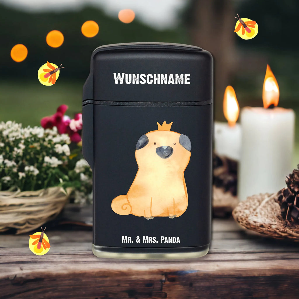 Personalised lighter pug Crown Feuerzeug Mit Spruch, Hochwertiges Feuerzeug Mit Namen, Feuerzeug Mit Gas nachfüllbar, Feuerzeug Mit Persönlicher Gravur, Feuerzeug Mit Datum, Feuerzeug Mit Wunschtext, Feuerzeug Bedrucken Lassen, Personalisiertes Feuerzeug, Feuerzeug Mit Gravur, Feuerzeug Mit Widmung, Feuerzeug Mit Namen, Feuerzeug Geschenk Mit Namen, Feuerzeug Mit Wunschname, Feuerzeug Selbst Gestalten, Feuerzeug Für Männer Mit Namen, Graviertes Feuerzeug, Feuerzeug Für Frauen Personalisiert, Feuerzeug mit Widmung, Feuerzeug Personalisiert, Feuerzeug Als Geschenk Personalisiert, Individuelles Feuerzeug, Feuerzeug Mit Initialen, Feuerzeug Mit Namen Und Symbol, Feuerzeug Mit Text, Hund, Hundemotiv, Haustier, Hunderasse, Tierliebhaber, Hundebesitzer, Sprüche, Mops, allergisch, kinderlos, lustig, Hausregel, Hundebesitzer. Spruch
