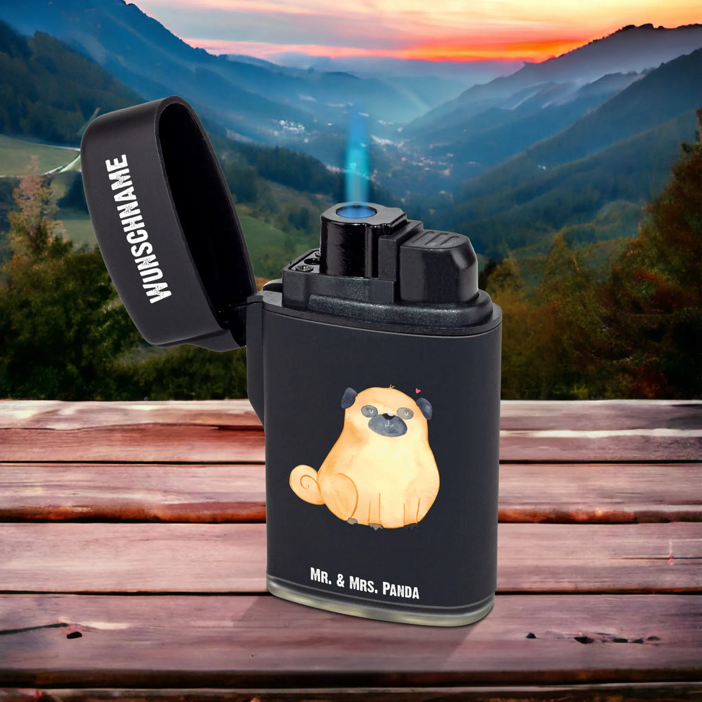 Personalised lighter Pug Feuerzeug Mit Namen Und Symbol, Feuerzeug Mit Spruch, Feuerzeug Mit Initialen, Individuelles Feuerzeug, Feuerzeug Mit Namen, Feuerzeug Für Männer Mit Namen, Feuerzeug Mit Gas nachfüllbar, Feuerzeug Für Frauen Personalisiert, Personalisiertes Feuerzeug, Hochwertiges Feuerzeug Mit Namen, Feuerzeug Mit Wunschtext, Feuerzeug Selbst Gestalten, Feuerzeug Bedrucken Lassen, Feuerzeug Personalisiert, Feuerzeug Mit Widmung, Feuerzeug Als Geschenk Personalisiert, Feuerzeug Mit Gravur, Feuerzeug Mit Text, Feuerzeug Mit Wunschname, Feuerzeug Geschenk Mit Namen, Feuerzeug Mit Datum, Feuerzeug mit Widmung, Feuerzeug Mit Persönlicher Gravur, Graviertes Feuerzeug, Hund, Hundemotiv, Haustier, Hunderasse, Tierliebhaber, Hundebesitzer, Sprüche, Hundeliebe, Mops, Liebe