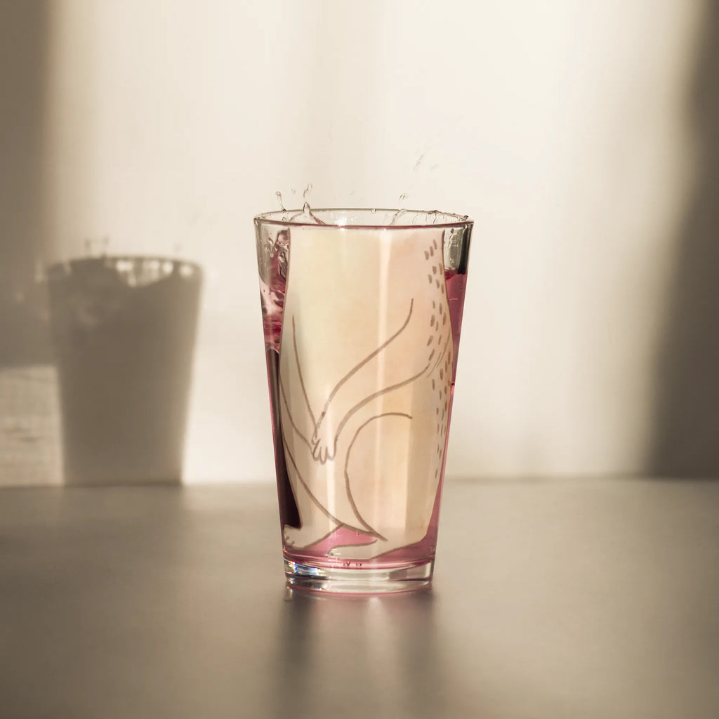 Personalisiertes Trinkglas Plumplori Glücklich Premium Cocktailglas Mit Namensgravur, Premium Wasserglas Mit Namen, Premium Bierglas Mit Namen, Premium Saftglas Mit Namensgravur, Premium Longdrinkglas Mit Namen, Premium Trinkglas Mit Namen, Edles Trinkglas Mit Namen, Premium Tumbler Mit Wunschname, Premium Trinkglas Dünnwandig Mit Namen, Designer Trinkglas Mit Namensgravur, Premium Trinkglas Geschenkidee Mit Namen, Premium Trinkglas Aus Borosilikatglas Mit Wunschname, Premium Likörglas Mit Namen, Kristall Trinkglas Mit Wunschname, Premium Trinkglas Für Zuhause Mit Wunschname, Premium Barglas Mit Wunschname, Premium Trinkglas Dickwandig Mit Wunschname, Premium Trinkglas Ohne Henkel Mit Namen, Premium Trinkglas Set Mit Wunschname, Kristallklares Trinkglas Mit Namensgravur, Luxus Trinkglas Mit Wunschname, Premium Trinkglas Für Bar Mit Namensgravur, Premium Trinkglas Aus Kristallglas Mit Namen, Premium Whiskyglas Mit Namensgravur, Personalisierbares Premium Trinkglas Mit Namensgravur, Hochwertiges Trinkglas Mit Namensgravur, Premium Glas-Set Mit Namensgravur, Premium Sektglas Mit Wunschname, Premium Weinglas Mit Wunschname, Premium Trinkglas Mit Henkel Und Namensgravur, Premium Trinkglas Spülmaschinenfest Mit Namensgravur, Lustige Sprüche, Tiere, Tiermotive, Gute Laune, Glück, Plumplori, Niedlich