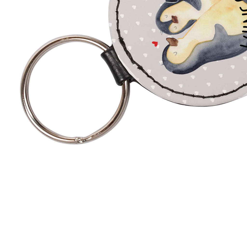 Personalisierter Schlüsselanhänger Pinguine Einschlafen Partner Schlüsselanhänger Personalisiert, Filz Schlüsselanhänger Mit Text, Schlüsselanhänger Mit Datum, Schlüsselanhänger Liebevoll Gestaltet, Schlüsselanhänger Aus Leder Mit Gravur, Schlüsselanhänger Mit Herz Und Gravur, Schlüsselanhänger Modern Mit Namen, Schlüsselanhänger Aus Holz Mit Wunschtext, Schlüsselanhänger Mit Widmung, Schlüsselanhänger Für Männer Mit Gravur, Freundschafts Schlüsselanhänger Mit Namen, Schlüsselanhänger Vintage Mit Gravur, Schlüsselanhänger Bedruckt, Personalisierter Schlüsselanhänger, Schlüsselanhänger Mit Initialen, Schlüsselanhänger Für Auto Mit Wunschtext, Metall Schlüsselanhänger Mit Namen, Schlüsselanhänger Für Kinder Mit Namen, Schlüsselanhänger Selbst Gestalten, Schlüsselanhänger Mit Wunschtext, Schlüsselanhänger Geschenk Personalisiert, Schlüsselanhänger Mit Koordinaten, Schlüsselanhänger Mit Text, Handgemachter Schlüsselanhänger Mit Wunschtext, Schlüsselanhänger Für Paare Mit Wunschtext, Schlüsselanhänger Mit Botschaft, Schlüsselanhänger Individuell, Schlüsselanhänger Für Frauen Mit Wunschtext, Schlüsselanhänger Für Haus Mit Gravur, Freundin, Freund, Liebe, Liebesgeschenk, Jahrestag, Verlobung, Partner, Ehemann, Ehefrau, Heiraten, Heiratsantrag, Hocheitstag, für Männer, Geschenk für Partner, Liebesbeweis, Hochzeitstag, Geschenk für Frauen, Mitbringsel, Valentinstag, für Ehemann, Geschenk für Freundin