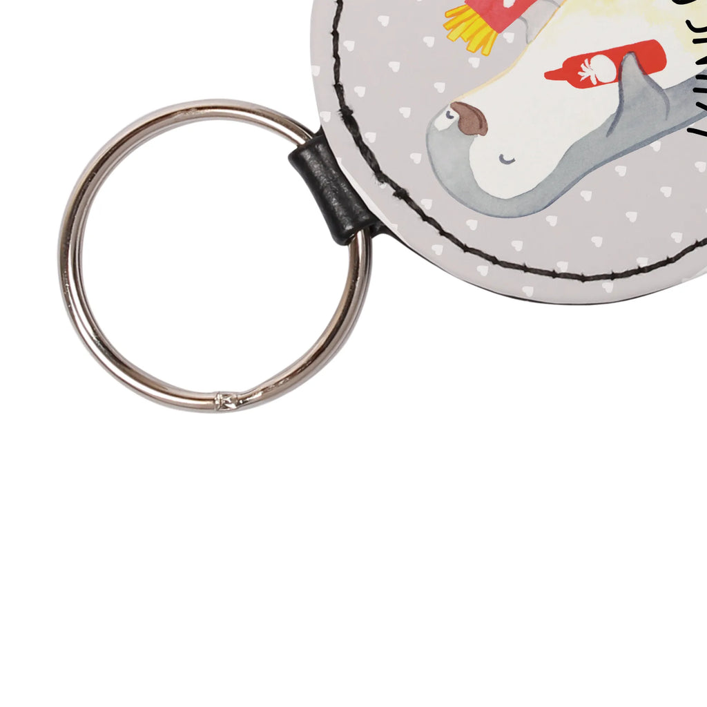 Personalisierter Schlüsselanhänger Pinguin Pommes Schlüsselanhänger Mit Widmung, Handgemachter Schlüsselanhänger Mit Wunschtext, Schlüsselanhänger Mit Wunschtext, Schlüsselanhänger Mit Koordinaten, Schlüsselanhänger Mit Datum, Schlüsselanhänger Individuell, Schlüsselanhänger Mit Botschaft, Metall Schlüsselanhänger Mit Namen, Schlüsselanhänger Aus Leder Mit Gravur, Schlüsselanhänger Liebevoll Gestaltet, Schlüsselanhänger Mit Text, Schlüsselanhänger Für Auto Mit Wunschtext, Schlüsselanhänger Für Frauen Mit Wunschtext, Schlüsselanhänger Vintage Mit Gravur, Filz Schlüsselanhänger Mit Text, Schlüsselanhänger Aus Holz Mit Wunschtext, Schlüsselanhänger Selbst Gestalten, Schlüsselanhänger Mit Initialen, Schlüsselanhänger Für Paare Mit Wunschtext, Schlüsselanhänger Für Haus Mit Gravur, Schlüsselanhänger Für Kinder Mit Namen, Schlüsselanhänger Für Männer Mit Gravur, Schlüsselanhänger Mit Herz Und Gravur, Personalisierter Schlüsselanhänger, Schlüsselanhänger Geschenk Personalisiert, Schlüsselanhänger Modern Mit Namen, Partner Schlüsselanhänger Personalisiert, Schlüsselanhänger Bedruckt, Freundschafts Schlüsselanhänger Mit Namen, Freundin, Freund, Liebe, Liebesgeschenk, Jahrestag, Verlobung, Partner, Ehemann, Ehefrau, Heiraten, Heiratsantrag, Hocheitstag, Hochzeitstag, für Ehemann, Liebesbeweis, Geschenk für Freundin, Valentinstag, Geschenk für Frauen, Geschenk für Partner, Mitbringsel, für Männer