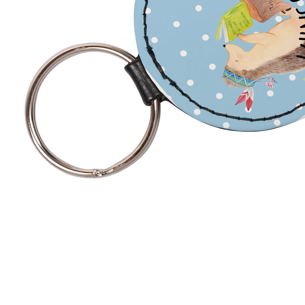 Personalisierter Schlüsselanhänger Igel Indianer Schlüsselanhänger Für Kinder Mit Namen, Schlüsselanhänger Aus Leder Mit Gravur, Schlüsselanhänger Individuell, Schlüsselanhänger Mit Koordinaten, Schlüsselanhänger Mit Wunschtext, Schlüsselanhänger Für Männer Mit Gravur, Schlüsselanhänger Vintage Mit Gravur, Handgemachter Schlüsselanhänger Mit Wunschtext, Schlüsselanhänger Geschenk Personalisiert, Schlüsselanhänger Aus Holz Mit Wunschtext, Schlüsselanhänger Für Haus Mit Gravur, Schlüsselanhänger Selbst Gestalten, Metall Schlüsselanhänger Mit Namen, Partner Schlüsselanhänger Personalisiert, Schlüsselanhänger Mit Namen, Schlüsselanhänger Bedruckt, Schlüsselanhänger Modern Mit Namen, Schlüsselanhänger Für Auto Mit Wunschtext, Schlüsselanhänger Mit Text, Schlüsselanhänger Mit Spruch, Schlüsselanhänger Liebevoll Gestaltet, Schlüsselanhänger Für Paare Mit Wunschtext, Freundschafts Schlüsselanhänger Mit Namen, Schlüsselanhänger Mit Initialen, Schlüsselanhänger Mit Datum, Schlüsselanhänger Mit Gravur, Filz Schlüsselanhänger Mit Text, Schlüsselanhänger Mit Widmung, Personalisierter Schlüsselanhänger, Schlüsselanhänger Mit Botschaft, Schlüsselanhänger Für Frauen Mit Wunschtext, Schlüsselanhänger Mit Herz Und Gravur, Waldtiere, Tiere, Indianer, Igel, Lagerfeuer, Camping, Abenteuer