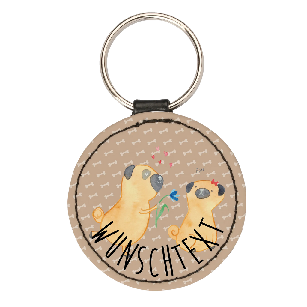 Personalisierter Schlüsselanhänger Mops Verliebt Schlüsselanhänger Mit Namen, Schlüsselanhänger Modern Mit Namen, Metall Schlüsselanhänger Mit Namen, Schlüsselanhänger Für Männer Mit Gravur, Schlüsselanhänger Mit Datum, Schlüsselanhänger Mit Widmung, Schlüsselanhänger Liebevoll Gestaltet, Schlüsselanhänger Mit Initialen, Filz Schlüsselanhänger Mit Text, Schlüsselanhänger Bedruckt, Schlüsselanhänger Mit Gravur, Schlüsselanhänger Selbst Gestalten, Schlüsselanhänger Mit Botschaft, Schlüsselanhänger Mit Herz Und Gravur, Schlüsselanhänger Geschenk Personalisiert, Schlüsselanhänger Für Paare Mit Wunschtext, Schlüsselanhänger Mit Spruch, Freundschafts Schlüsselanhänger Mit Namen, Schlüsselanhänger Mit Koordinaten, Schlüsselanhänger Für Haus Mit Gravur, Schlüsselanhänger Für Auto Mit Wunschtext, Schlüsselanhänger Für Frauen Mit Wunschtext, Personalisierter Schlüsselanhänger, Schlüsselanhänger Vintage Mit Gravur, Schlüsselanhänger Aus Leder Mit Gravur, Schlüsselanhänger Mit Wunschtext, Schlüsselanhänger Individuell, Partner Schlüsselanhänger Personalisiert, Handgemachter Schlüsselanhänger Mit Wunschtext, Schlüsselanhänger Mit Text, Schlüsselanhänger Aus Holz Mit Wunschtext, Schlüsselanhänger Für Kinder Mit Namen, Hund, Hundemotiv, Haustier, Hunderasse, Tierliebhaber, Hundebesitzer, Sprüche, Partner, Möpse, verliebt, Mops, Geschenk Freund, Liebe, Hundeliebe, Liebesspruch. Verlobt