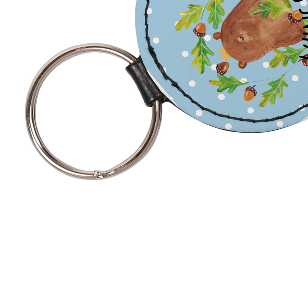 Personalisierter Schlüsselanhänger Bär König Schlüsselanhänger Für Haus Mit Gravur, Schlüsselanhänger Mit Botschaft, Schlüsselanhänger Mit Initialen, Partner Schlüsselanhänger Personalisiert, Schlüsselanhänger Mit Spruch, Schlüsselanhänger Geschenk Personalisiert, Schlüsselanhänger Für Kinder Mit Namen, Schlüsselanhänger Mit Wunschtext, Personalisierter Schlüsselanhänger, Schlüsselanhänger Aus Leder Mit Gravur, Schlüsselanhänger Für Paare Mit Wunschtext, Schlüsselanhänger Bedruckt, Schlüsselanhänger Mit Datum, Metall Schlüsselanhänger Mit Namen, Schlüsselanhänger Mit Widmung, Handgemachter Schlüsselanhänger Mit Wunschtext, Freundschafts Schlüsselanhänger Mit Namen, Schlüsselanhänger Für Frauen Mit Wunschtext, Filz Schlüsselanhänger Mit Text, Schlüsselanhänger Mit Text, Schlüsselanhänger Mit Gravur, Schlüsselanhänger Vintage Mit Gravur, Schlüsselanhänger Für Männer Mit Gravur, Schlüsselanhänger Modern Mit Namen, Schlüsselanhänger Aus Holz Mit Wunschtext, Schlüsselanhänger Für Auto Mit Wunschtext, Schlüsselanhänger Individuell, Schlüsselanhänger Liebevoll Gestaltet, Schlüsselanhänger Mit Koordinaten, Schlüsselanhänger Mit Herz Und Gravur, Schlüsselanhänger Selbst Gestalten, Schlüsselanhänger Mit Namen, Bär, Teddy, Teddybär, Papa, Dad, bester Papa, Daddy, Papa Bär, Vatertag, Papi, Vater, bester Vater, weltbester Papa