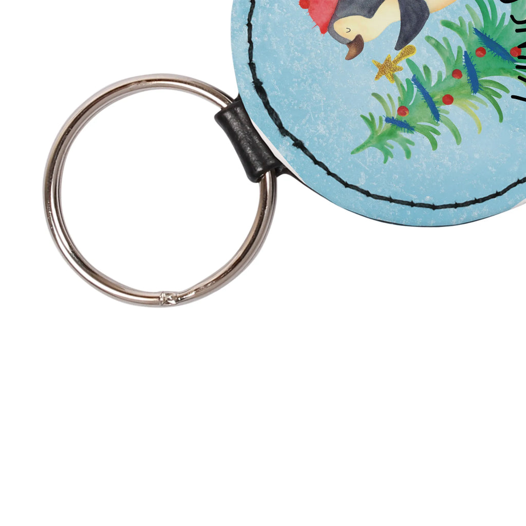 Personalisierter Schlüsselanhänger Pinguin Weihnachtsbaum Schlüsselanhänger Vintage Mit Gravur, Personalisierter Schlüsselanhänger, Schlüsselanhänger Mit Text, Schlüsselanhänger Mit Wunschtext, Handgemachter Schlüsselanhänger Mit Wunschtext, Schlüsselanhänger Mit Initialen, Schlüsselanhänger Geschenk Personalisiert, Schlüsselanhänger Aus Leder Mit Gravur, Freundschafts Schlüsselanhänger Mit Namen, Schlüsselanhänger Individuell, Schlüsselanhänger Mit Widmung, Partner Schlüsselanhänger Personalisiert, Schlüsselanhänger Liebevoll Gestaltet, Schlüsselanhänger Für Paare Mit Wunschtext, Filz Schlüsselanhänger Mit Text, Schlüsselanhänger Für Kinder Mit Namen, Schlüsselanhänger Für Frauen Mit Wunschtext, Schlüsselanhänger Mit Koordinaten, Schlüsselanhänger Mit Datum, Schlüsselanhänger Für Auto Mit Wunschtext, Schlüsselanhänger Aus Holz Mit Wunschtext, Schlüsselanhänger Mit Botschaft, Schlüsselanhänger Für Männer Mit Gravur, Schlüsselanhänger Selbst Gestalten, Schlüsselanhänger Mit Herz Und Gravur, Schlüsselanhänger Modern Mit Namen, Metall Schlüsselanhänger Mit Namen, Schlüsselanhänger Bedruckt, Schlüsselanhänger Für Haus Mit Gravur, Weihnachten, Winter, Weihnachtsdeko, Nikolaus, Advent, Heiligabend, Wintermotiv, Pinguin