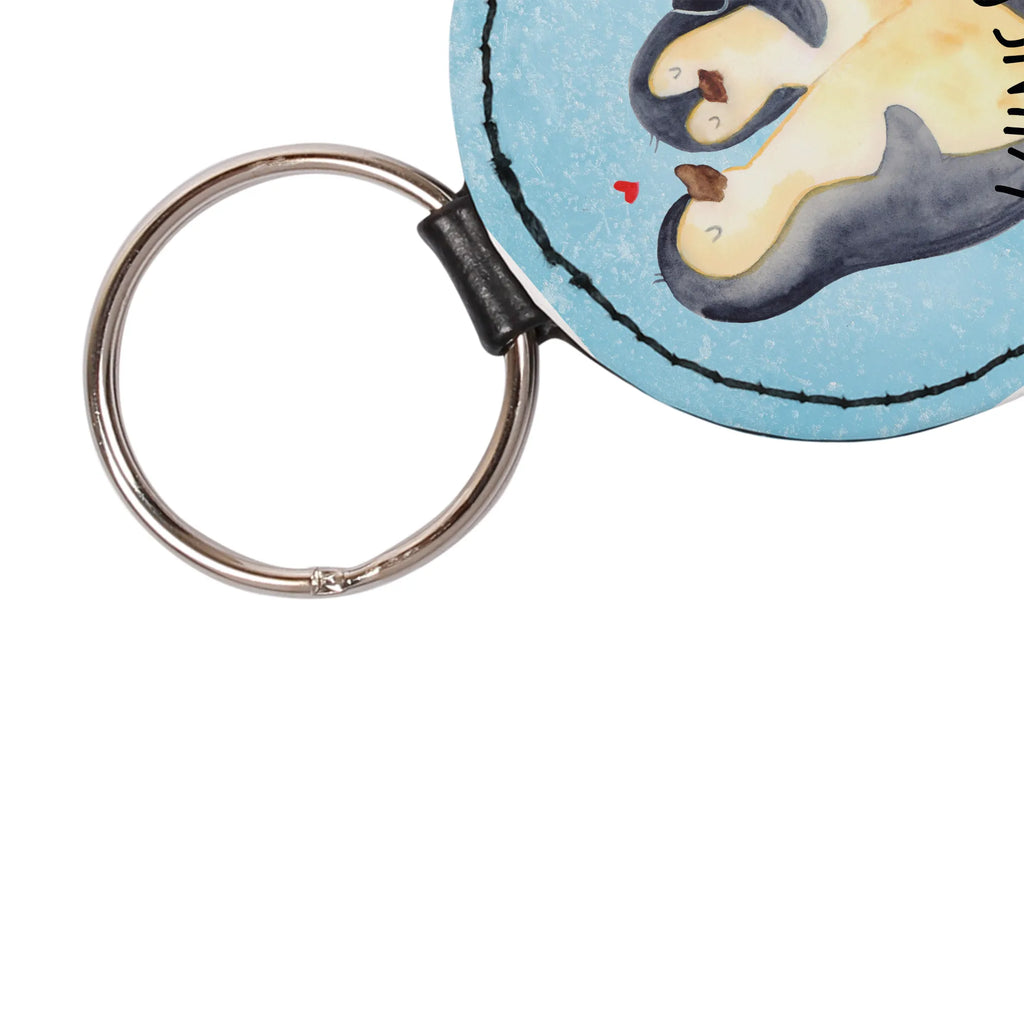 Personalisierter Schlüsselanhänger Pinguin umarmend Schlüsselanhänger Vintage Mit Gravur, Schlüsselanhänger Mit Initialen, Metall Schlüsselanhänger Mit Namen, Schlüsselanhänger Geschenk Personalisiert, Schlüsselanhänger Mit Gravur, Schlüsselanhänger Modern Mit Namen, Schlüsselanhänger Mit Spruch, Freundschafts Schlüsselanhänger Mit Namen, Schlüsselanhänger Individuell, Schlüsselanhänger Bedruckt, Schlüsselanhänger Mit Koordinaten, Handgemachter Schlüsselanhänger Mit Wunschtext, Filz Schlüsselanhänger Mit Text, Schlüsselanhänger Für Auto Mit Wunschtext, Schlüsselanhänger Mit Datum, Schlüsselanhänger Mit Botschaft, Schlüsselanhänger Mit Wunschtext, Schlüsselanhänger Selbst Gestalten, Schlüsselanhänger Aus Holz Mit Wunschtext, Schlüsselanhänger Mit Widmung, Schlüsselanhänger Für Haus Mit Gravur, Schlüsselanhänger Mit Herz Und Gravur, Schlüsselanhänger Für Männer Mit Gravur, Partner Schlüsselanhänger Personalisiert, Schlüsselanhänger Mit Namen, Schlüsselanhänger Für Paare Mit Wunschtext, Schlüsselanhänger Für Frauen Mit Wunschtext, Schlüsselanhänger Aus Leder Mit Gravur, Schlüsselanhänger Mit Text, Schlüsselanhänger Liebevoll Gestaltet, Schlüsselanhänger Für Kinder Mit Namen, Personalisierter Schlüsselanhänger, Pinguin, Liebesbeweis, Liebe, Hochzeitsgeschenk, Verlobung, Liebesgeschenk, Hochzeitstag, Liebespaar, Hochzeit, Jahrestag