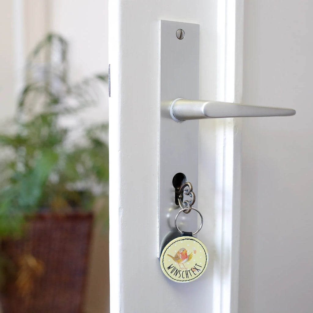 Personalisierter Schlüsselanhänger Rotkehlchen mit Federn Schlüsselanhänger Für Haus Mit Gravur, Schlüsselanhänger Modern Mit Namen, Schlüsselanhänger Mit Widmung, Schlüsselanhänger Für Frauen Mit Wunschtext, Schlüsselanhänger Liebevoll Gestaltet, Schlüsselanhänger Mit Wunschtext, Schlüsselanhänger Mit Namen, Freundschafts Schlüsselanhänger Mit Namen, Schlüsselanhänger Bedruckt, Schlüsselanhänger Individuell, Personalisierter Schlüsselanhänger, Partner Schlüsselanhänger Personalisiert, Schlüsselanhänger Mit Botschaft, Schlüsselanhänger Für Kinder Mit Namen, Metall Schlüsselanhänger Mit Namen, Schlüsselanhänger Für Auto Mit Wunschtext, Schlüsselanhänger Für Männer Mit Gravur, Schlüsselanhänger Mit Koordinaten, Schlüsselanhänger Geschenk Personalisiert, Schlüsselanhänger Mit Text, Schlüsselanhänger Aus Leder Mit Gravur, Schlüsselanhänger Vintage Mit Gravur, Schlüsselanhänger Aus Holz Mit Wunschtext, Schlüsselanhänger Mit Datum, Handgemachter Schlüsselanhänger Mit Wunschtext, Schlüsselanhänger Für Paare Mit Wunschtext, Schlüsselanhänger Mit Spruch, Filz Schlüsselanhänger Mit Text, Schlüsselanhänger Mit Herz Und Gravur, Schlüsselanhänger Mit Gravur, Schlüsselanhänger Mit Initialen, Schlüsselanhänger Selbst Gestalten, Tiermotive, Gute Laune, lustige Sprüche, Tiere, Spruch Mut, Motivationsbilder, Motivation Sprüche, Vogel, Spruch Motivation, What if i fall, fliegen, Rotkehlchen