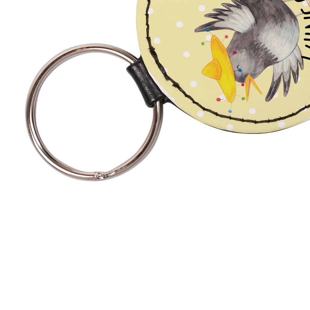 Personalised key ring Crow sombrero Schlüsselanhänger Mit Gravur, Metall Schlüsselanhänger Mit Namen, Personalisierter Schlüsselanhänger, Schlüsselanhänger Mit Text, Schlüsselanhänger Mit Namen, Schlüsselanhänger Selbst Gestalten, Schlüsselanhänger Aus Leder Mit Gravur, Schlüsselanhänger Mit Datum, Schlüsselanhänger Bedruckt, Filz Schlüsselanhänger Mit Text, Schlüsselanhänger Für Haus Mit Gravur, Schlüsselanhänger Geschenk Personalisiert, Schlüsselanhänger Aus Holz Mit Wunschtext, Schlüsselanhänger Mit Koordinaten, Schlüsselanhänger Modern Mit Namen, Schlüsselanhänger Für Frauen Mit Wunschtext, Schlüsselanhänger Liebevoll Gestaltet, Partner Schlüsselanhänger Personalisiert, Handgemachter Schlüsselanhänger Mit Wunschtext, Schlüsselanhänger Mit Widmung, Freundschafts Schlüsselanhänger Mit Namen, Schlüsselanhänger Mit Initialen, Schlüsselanhänger Mit Herz Und Gravur, Schlüsselanhänger Für Paare Mit Wunschtext, Schlüsselanhänger Für Auto Mit Wunschtext, Schlüsselanhänger Mit Wunschtext, Schlüsselanhänger Für Männer Mit Gravur, Schlüsselanhänger Mit Botschaft, Schlüsselanhänger Vintage Mit Gravur, Schlüsselanhänger Individuell, Schlüsselanhänger Mit Spruch, Schlüsselanhänger Für Kinder Mit Namen, Tiermotive, Gute Laune, lustige Sprüche, Tiere, Vögel, Glück Spruch, fröhlich sein, Rabe, Spruch positiv, glücklich sein, Motivation, Elster, Vogel, froh