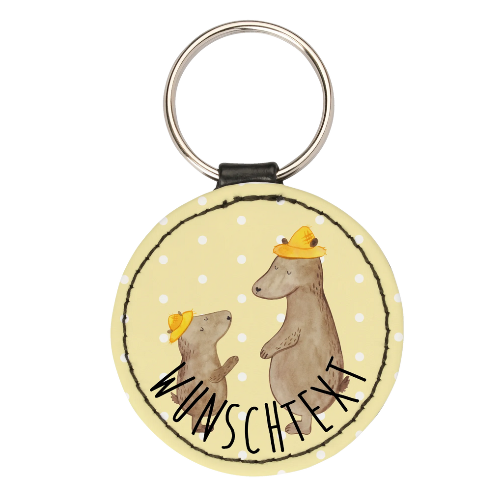 Personalisierter Schlüsselanhänger Bären mit Hut Schlüsselanhänger Liebevoll Gestaltet, Schlüsselanhänger Mit Botschaft, Schlüsselanhänger Aus Leder Mit Gravur, Schlüsselanhänger Für Kinder Mit Namen, Schlüsselanhänger Modern Mit Namen, Schlüsselanhänger Bedruckt, Schlüsselanhänger Vintage Mit Gravur, Schlüsselanhänger Für Haus Mit Gravur, Schlüsselanhänger Mit Initialen, Freundschafts Schlüsselanhänger Mit Namen, Schlüsselanhänger Mit Koordinaten, Partner Schlüsselanhänger Personalisiert, Schlüsselanhänger Mit Wunschtext, Handgemachter Schlüsselanhänger Mit Wunschtext, Schlüsselanhänger Für Paare Mit Wunschtext, Schlüsselanhänger Selbst Gestalten, Filz Schlüsselanhänger Mit Text, Schlüsselanhänger Aus Holz Mit Wunschtext, Schlüsselanhänger Mit Datum, Schlüsselanhänger Mit Text, Schlüsselanhänger Individuell, Metall Schlüsselanhänger Mit Namen, Schlüsselanhänger Für Frauen Mit Wunschtext, Schlüsselanhänger Mit Widmung, Schlüsselanhänger Mit Herz Und Gravur, Schlüsselanhänger Für Auto Mit Wunschtext, Schlüsselanhänger Für Männer Mit Gravur, Schlüsselanhänger Geschenk Personalisiert, Personalisierter Schlüsselanhänger, Muttertag, Vatertag, Mama, Papa, Oma, Opa, Familie, Schwester, Bruder, Kind, Bär, Vater, Söhne, Family, Kinder, Daddy, Sohn, Vater-Sohn, Paps, Lieblingsmensch, Dad, Papi, Bären, Vorbild