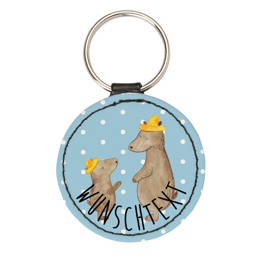 Personalisierter Schlüsselanhänger Bären mit Hut Schlüsselanhänger Liebevoll Gestaltet, Schlüsselanhänger Mit Botschaft, Schlüsselanhänger Aus Leder Mit Gravur, Schlüsselanhänger Für Kinder Mit Namen, Schlüsselanhänger Modern Mit Namen, Schlüsselanhänger Bedruckt, Schlüsselanhänger Vintage Mit Gravur, Schlüsselanhänger Für Haus Mit Gravur, Schlüsselanhänger Mit Initialen, Freundschafts Schlüsselanhänger Mit Namen, Schlüsselanhänger Mit Koordinaten, Partner Schlüsselanhänger Personalisiert, Schlüsselanhänger Mit Wunschtext, Handgemachter Schlüsselanhänger Mit Wunschtext, Schlüsselanhänger Für Paare Mit Wunschtext, Schlüsselanhänger Selbst Gestalten, Filz Schlüsselanhänger Mit Text, Schlüsselanhänger Aus Holz Mit Wunschtext, Schlüsselanhänger Mit Datum, Schlüsselanhänger Mit Text, Schlüsselanhänger Individuell, Metall Schlüsselanhänger Mit Namen, Schlüsselanhänger Für Frauen Mit Wunschtext, Schlüsselanhänger Mit Widmung, Schlüsselanhänger Mit Herz Und Gravur, Schlüsselanhänger Für Auto Mit Wunschtext, Schlüsselanhänger Für Männer Mit Gravur, Schlüsselanhänger Geschenk Personalisiert, Personalisierter Schlüsselanhänger, Muttertag, Vatertag, Mama, Papa, Oma, Opa, Familie, Schwester, Bruder, Kind, Bär, Vater, Söhne, Family, Kinder, Daddy, Sohn, Vater-Sohn, Paps, Lieblingsmensch, Dad, Papi, Bären, Vorbild