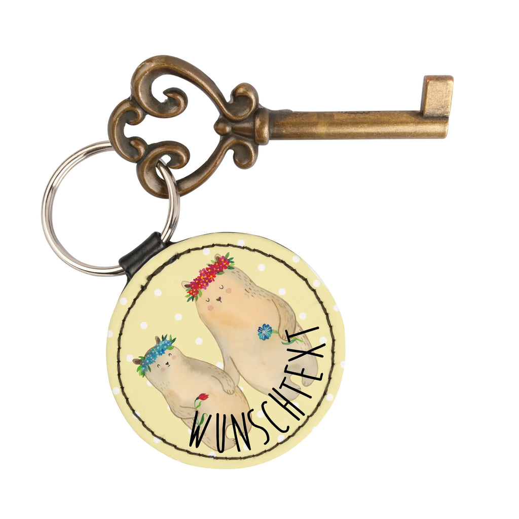 Personalisierter Schlüsselanhänger Bären mit Blumenkranz Schlüsselanhänger Mit Gravur, Schlüsselanhänger Mit Widmung, Schlüsselanhänger Mit Herz Und Gravur, Schlüsselanhänger Geschenk Personalisiert, Schlüsselanhänger Liebevoll Gestaltet, Schlüsselanhänger Mit Datum, Schlüsselanhänger Mit Spruch, Schlüsselanhänger Für Haus Mit Gravur, Schlüsselanhänger Vintage Mit Gravur, Schlüsselanhänger Mit Koordinaten, Schlüsselanhänger Mit Wunschtext, Schlüsselanhänger Selbst Gestalten, Schlüsselanhänger Für Frauen Mit Wunschtext, Schlüsselanhänger Für Kinder Mit Namen, Schlüsselanhänger Aus Leder Mit Gravur, Schlüsselanhänger Für Paare Mit Wunschtext, Schlüsselanhänger Für Auto Mit Wunschtext, Partner Schlüsselanhänger Personalisiert, Schlüsselanhänger Für Männer Mit Gravur, Schlüsselanhänger Aus Holz Mit Wunschtext, Filz Schlüsselanhänger Mit Text, Schlüsselanhänger Modern Mit Namen, Schlüsselanhänger Mit Botschaft, Personalisierter Schlüsselanhänger, Freundschafts Schlüsselanhänger Mit Namen, Schlüsselanhänger Individuell, Schlüsselanhänger Mit Initialen, Schlüsselanhänger Mit Text, Handgemachter Schlüsselanhänger Mit Wunschtext, Schlüsselanhänger Bedruckt, Metall Schlüsselanhänger Mit Namen, Schlüsselanhänger Mit Namen, Familie, Vatertag, Muttertag, Bruder, Schwester, Mama, Papa, Oma, Opa, weltbeste Mama, Vorbild, Tochter, Lieblingsmensch, Geschenk Mama. Muttertag, Lieblingsmama, Kinder, Kind, Bär, Family, Mutti, Mami, Töchter, Mutter, beste Mutter, Bären
