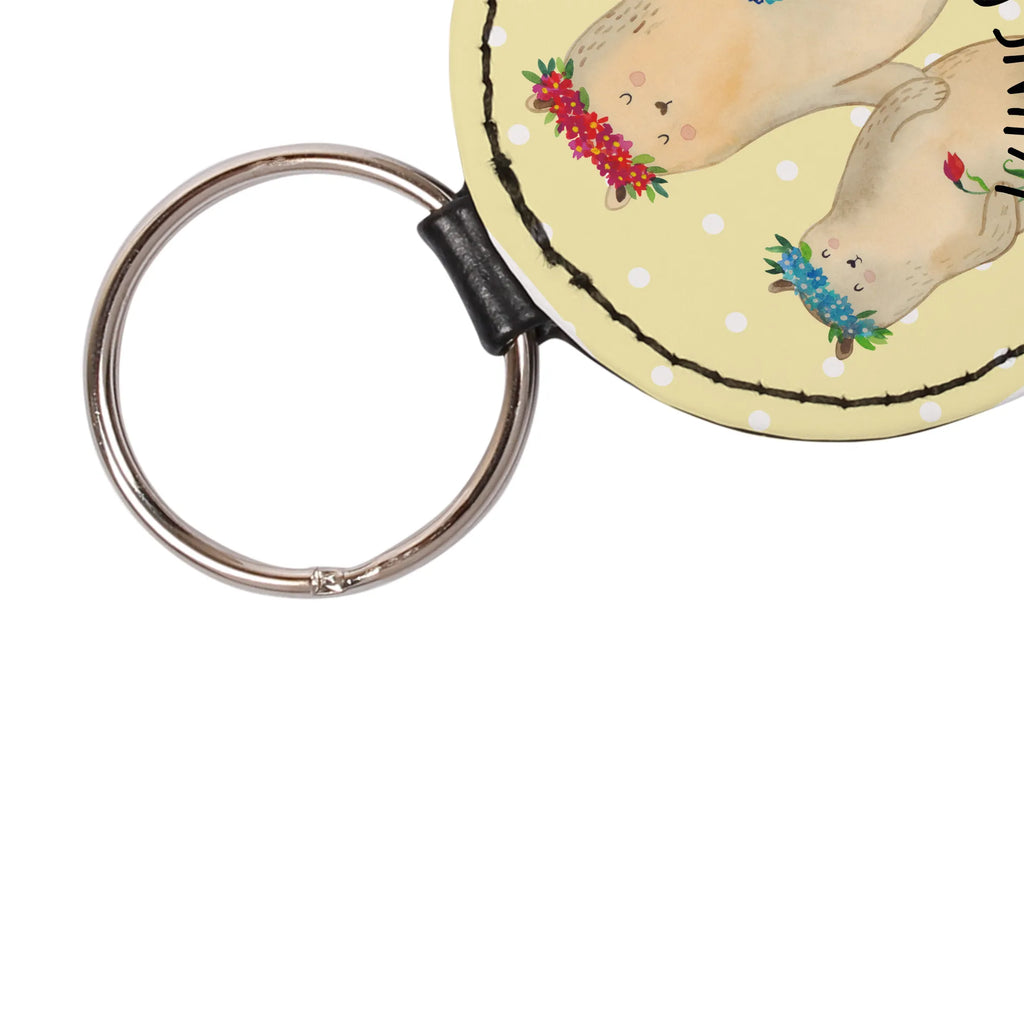 Personalisierter Schlüsselanhänger Bären mit Blumenkranz Schlüsselanhänger Mit Gravur, Schlüsselanhänger Mit Widmung, Schlüsselanhänger Mit Herz Und Gravur, Schlüsselanhänger Geschenk Personalisiert, Schlüsselanhänger Liebevoll Gestaltet, Schlüsselanhänger Mit Datum, Schlüsselanhänger Mit Spruch, Schlüsselanhänger Für Haus Mit Gravur, Schlüsselanhänger Vintage Mit Gravur, Schlüsselanhänger Mit Koordinaten, Schlüsselanhänger Mit Wunschtext, Schlüsselanhänger Selbst Gestalten, Schlüsselanhänger Für Frauen Mit Wunschtext, Schlüsselanhänger Für Kinder Mit Namen, Schlüsselanhänger Aus Leder Mit Gravur, Schlüsselanhänger Für Paare Mit Wunschtext, Schlüsselanhänger Für Auto Mit Wunschtext, Partner Schlüsselanhänger Personalisiert, Schlüsselanhänger Für Männer Mit Gravur, Schlüsselanhänger Aus Holz Mit Wunschtext, Filz Schlüsselanhänger Mit Text, Schlüsselanhänger Modern Mit Namen, Schlüsselanhänger Mit Botschaft, Personalisierter Schlüsselanhänger, Freundschafts Schlüsselanhänger Mit Namen, Schlüsselanhänger Individuell, Schlüsselanhänger Mit Initialen, Schlüsselanhänger Mit Text, Handgemachter Schlüsselanhänger Mit Wunschtext, Schlüsselanhänger Bedruckt, Metall Schlüsselanhänger Mit Namen, Schlüsselanhänger Mit Namen, Familie, Vatertag, Muttertag, Bruder, Schwester, Mama, Papa, Oma, Opa, weltbeste Mama, Vorbild, Tochter, Lieblingsmensch, Geschenk Mama. Muttertag, Lieblingsmama, Kinder, Kind, Bär, Family, Mutti, Mami, Töchter, Mutter, beste Mutter, Bären