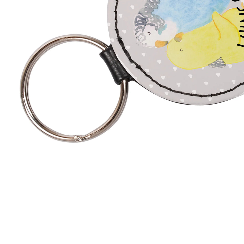 Personalisierter Schlüsselanhänger Wellensittich Liebe Schlüsselanhänger Für Auto Mit Wunschtext, Schlüsselanhänger Modern Mit Namen, Schlüsselanhänger Mit Wunschtext, Schlüsselanhänger Mit Widmung, Schlüsselanhänger Aus Leder Mit Gravur, Schlüsselanhänger Mit Botschaft, Schlüsselanhänger Für Haus Mit Gravur, Filz Schlüsselanhänger Mit Text, Schlüsselanhänger Für Paare Mit Wunschtext, Personalisierter Schlüsselanhänger, Schlüsselanhänger Geschenk Personalisiert, Schlüsselanhänger Mit Herz Und Gravur, Schlüsselanhänger Individuell, Schlüsselanhänger Vintage Mit Gravur, Schlüsselanhänger Mit Namen, Schlüsselanhänger Selbst Gestalten, Schlüsselanhänger Mit Spruch, Schlüsselanhänger Für Kinder Mit Namen, Handgemachter Schlüsselanhänger Mit Wunschtext, Schlüsselanhänger Für Männer Mit Gravur, Metall Schlüsselanhänger Mit Namen, Schlüsselanhänger Mit Koordinaten, Partner Schlüsselanhänger Personalisiert, Freundschafts Schlüsselanhänger Mit Namen, Schlüsselanhänger Mit Initialen, Schlüsselanhänger Aus Holz Mit Wunschtext, Schlüsselanhänger Mit Text, Schlüsselanhänger Für Frauen Mit Wunschtext, Schlüsselanhänger Liebevoll Gestaltet, Schlüsselanhänger Mit Datum, Schlüsselanhänger Bedruckt, Schlüsselanhänger Mit Gravur, Liebe, Partner, Freund, Freundin, Ehemann, Ehefrau, Heiraten, Verlobung, Heiratsantrag, Liebesgeschenk, Jahrestag, Hocheitstag, Vertrauen, Nähe, Wellensittich, Kuscheln, Vögel