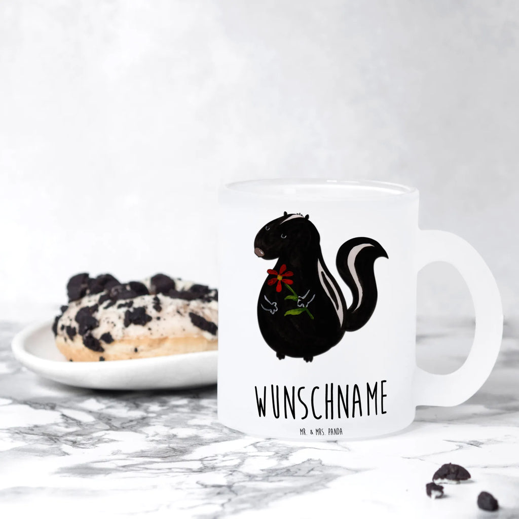 Personalisierte Teetasse Stinktier Blume Teetasse Bedruckt Mit Wunschtext, Teetasse Für Männer Mit Namen, Firmengeschenk mit Wunschtext, Teetasse Für Frauen Mit Spruch, Teetasse Mit Initialen, Teetasse Groß Mit Namen, Design Teetasse Mit Gravur, Porzellantasse Mit Gravur, Teetasse Mit Gravur, Werbegeschenk mit Firmennamen, Teetasse Mit Spruch, Tasse Für Tee Mit Wunschtext, Spülmaschinenfeste Teetasse Mit Text, Teetasse Geschenk Personalisiert, Tasse Für Tee Mit Namen, Nachhaltige Teetasse Mit Wunschtext, Teetasse Mit Tiermotiv Und Wunschtext, Lustige Teetasse Mit Namen, Keramiktasse Mit Namen, Glas Teetasse Personalisiert, Teetasse Modern Personalisiert, Teetasse Mit Henkel Und Text, Teetasse Mit Liebevollem Text, Teetasse Mit Namen, Teetasse Personalisiert, Vintage Teetasse Mit Gravur, Lieblings Teetasse Mit Wunschtext, Kleine Teetasse Mit Wunschtext, Emailletasse Mit Wunschtext, Personalisierte Teetasse, Mikrowellengeeignete Teetasse Mit Namen, Teetasse Selbst Gestalten, Teetasse Mit Wunschtext, Teetasse Für Kinder Mit Wunschtext, Stinktier, Skunk, Stinki, verträumt, Raubtier, Stinker, Wildtier, Dreams, Träume, Tagträumer