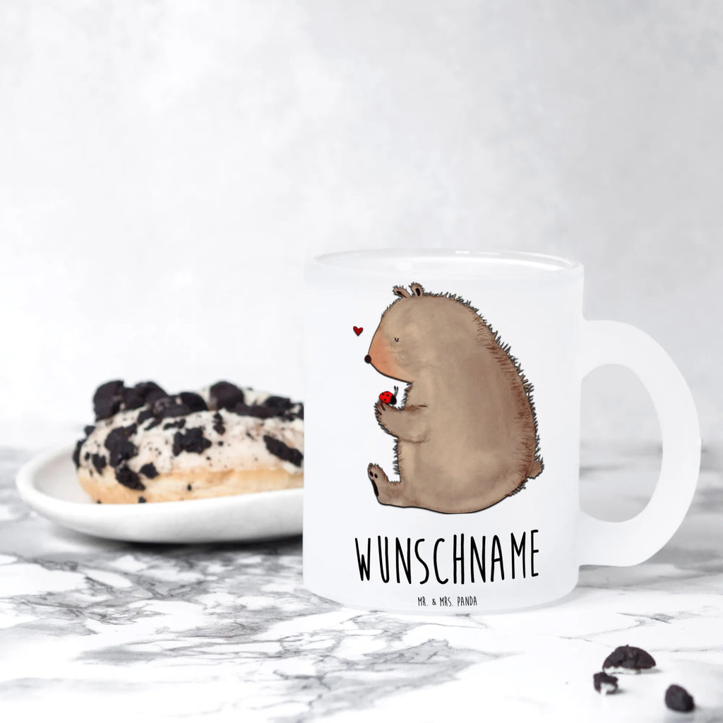 Personalisierte Teetasse Bär mit Marienkäfer Tasse Für Tee Mit Wunschtext, Design Teetasse Mit Gravur, Teetasse Selbst Gestalten, Teetasse Mit Wunschtext, Teetasse Modern Personalisiert, Firmengeschenk mit Wunschtext, Kleine Teetasse Mit Wunschtext, Teetasse Für Männer Mit Namen, Porzellantasse Mit Gravur, Teetasse Mit Gravur, Nachhaltige Teetasse Mit Wunschtext, Personalisierte Teetasse, Vintage Teetasse Mit Gravur, Teetasse Bedruckt Mit Wunschtext, Teetasse Mit Liebevollem Text, Emailletasse Mit Wunschtext, Lieblings Teetasse Mit Wunschtext, Teetasse Personalisiert, Teetasse Mit Namen, Werbegeschenk mit Firmennamen, Lustige Teetasse Mit Namen, Teetasse Für Kinder Mit Wunschtext, Keramiktasse Mit Namen, Glas Teetasse Personalisiert, Teetasse Mit Tiermotiv Und Wunschtext, Teetasse Mit Spruch, Spülmaschinenfeste Teetasse Mit Text, Teetasse Für Frauen Mit Spruch, Mikrowellengeeignete Teetasse Mit Namen, Teetasse Mit Initialen, Teetasse Mit Henkel Und Text, Tasse Für Tee Mit Namen, Teetasse Geschenk Personalisiert, Teetasse Groß Mit Namen, Bär, Teddy, Teddybär, Motivation, Freiheit, Marienkäfer, Das Leben ist schön, Liebe