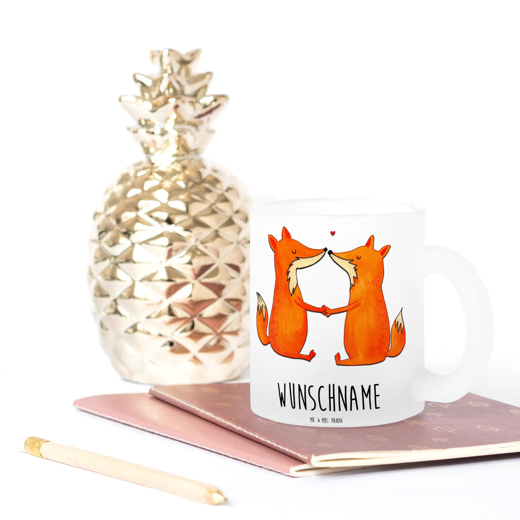 Personalisierte Teetasse Füchse Liebe Teetasse aus Glas, Teetasse Mit Namen, Firmengeschenk mit Wunschtext, Nachhaltige Teetasse Mit Wunschtext, Teetasse Mit Gravur, Teetasse Personalisiert, Tasse Für Tee Mit Wunschtext, Teetasse Bedruckt Mit Wunschtext, Teetasse Mit Liebevollem Text, Teetasse Für Männer Mit Namen, Teetasse Mit Tiermotiv Und Wunschtext, Lustige Teetasse Mit Namen, Werbegeschenk mit Firmennamen, Teetasse Mit Initialen, Teetasse Für Frauen Mit Spruch, Teetasse Geschenk Personalisiert, Personalisierte Teetasse, Teegläser, Teetasse Modern Personalisiert, Teetasse Groß Mit Namen, Tasse Für Tee Mit Namen, Design Teetasse Mit Gravur, Kleine Teetasse Mit Wunschtext, Teetasse Selbst Gestalten, Mikrowellengeeignete Teetasse Mit Namen, Porzellantasse Mit Gravur, Teetasse Für Kinder Mit Wunschtext, Glas Teetasse Personalisiert, Spülmaschinenfeste Teetasse Mit Text, Emailletasse Mit Wunschtext, Vintage Teetasse Mit Gravur, Glas Teebecher, Keramiktasse Mit Namen, Teetasse Mit Wunschtext, Lieblings Teetasse Mit Wunschtext, Teetasse Mit Henkel Und Text, Fuchs, Ehe, Liebesbeweis, Verlobte, Ehefrau, Fox, Freund, Füchse, Liebespaar, Liebe, Ehemann, Freundin, Paar, Partner