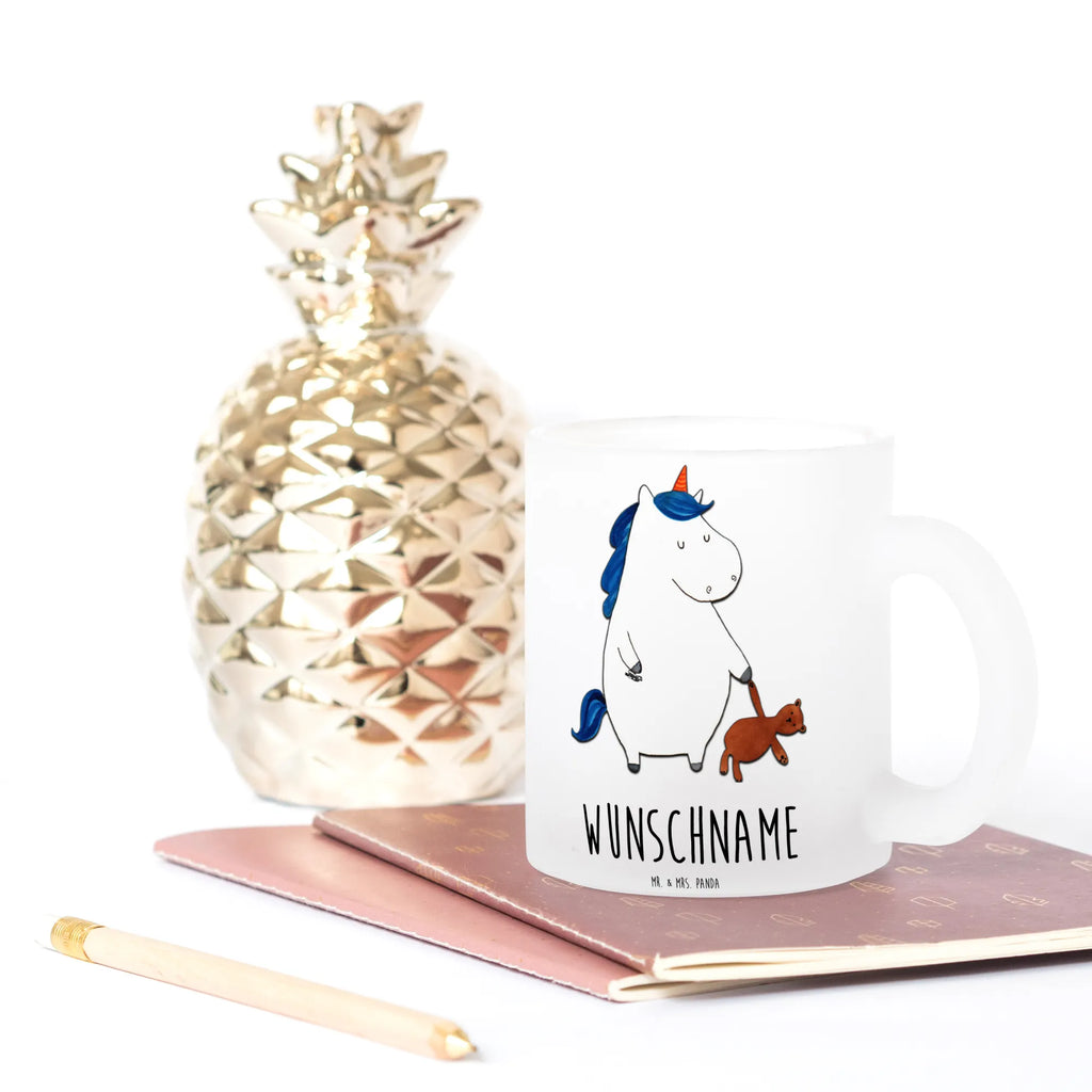 Personalisierte Teetasse Einhorn Teddy Teetasse Mit Wunschtext, Teetasse Mit Gravur, Emailletasse Mit Wunschtext, Teetasse Personalisiert, Werbegeschenk mit Firmennamen, Teetasse Modern Personalisiert, Teetasse Selbst Gestalten, Teetasse Für Männer Mit Namen, Teetasse Für Kinder Mit Wunschtext, Teetasse Mit Namen, Personalisierte Teetasse, Spülmaschinenfeste Teetasse Mit Text, Teetasse Mit Liebevollem Text, Porzellantasse Mit Gravur, Teetasse Mit Henkel Und Text, Kleine Teetasse Mit Wunschtext, Nachhaltige Teetasse Mit Wunschtext, Teetasse Mit Initialen, Firmengeschenk mit Wunschtext, Keramiktasse Mit Namen, Teetasse Bedruckt Mit Wunschtext, Lustige Teetasse Mit Namen, Teetasse Mit Tiermotiv Und Wunschtext, Teetasse Geschenk Personalisiert, Design Teetasse Mit Gravur, Teetasse aus Glas, Teetasse Groß Mit Namen, Lieblings Teetasse Mit Wunschtext, Glas Teetasse Personalisiert, Mikrowellengeeignete Teetasse Mit Namen, Vintage Teetasse Mit Gravur, Teetasse Für Frauen Mit Spruch, Teegläser, Tasse Für Tee Mit Namen, Glas Teebecher, Tasse Für Tee Mit Wunschtext, Unicorn, Einhorn, Einhörner, Einhorn Deko, schlafen, Träumen, Gute Nacht, Single, Bett, Freundin, Singleleben