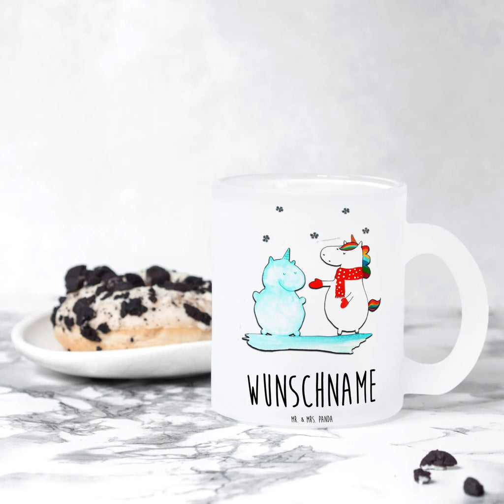 Personalisierte Teetasse Einhorn Schneemann Tasse Für Tee Mit Namen, Nachhaltige Teetasse Mit Wunschtext, Teetasse Modern Personalisiert, Teetasse Mit Gravur, Vintage Teetasse Mit Gravur, Teetasse Mit Wunschtext, Personalisierte Teetasse, Teetasse Für Frauen Mit Spruch, Werbegeschenk mit Firmennamen, Spülmaschinenfeste Teetasse Mit Text, Lieblings Teetasse Mit Wunschtext, Teetasse Personalisiert, Teetasse Für Kinder Mit Wunschtext, Teetasse Mit Tiermotiv Und Wunschtext, Teetasse Mit Liebevollem Text, Design Teetasse Mit Gravur, Teetasse Mit Namen, Teetasse Bedruckt Mit Wunschtext, Teetasse Mit Henkel Und Text, Kleine Teetasse Mit Wunschtext, Keramiktasse Mit Namen, Porzellantasse Mit Gravur, Teetasse Geschenk Personalisiert, Lustige Teetasse Mit Namen, Teetasse Mit Spruch, Tasse Für Tee Mit Wunschtext, Firmengeschenk mit Wunschtext, Teetasse Für Männer Mit Namen, Emailletasse Mit Wunschtext, Glas Teetasse Personalisiert, Mikrowellengeeignete Teetasse Mit Namen, Teetasse Selbst Gestalten, Teetasse Mit Initialen, Teetasse Groß Mit Namen, Einhorn, Einhörner, Einhorn Deko, Unicorn, Schnee, Mütze, Handschuhe, X-Mas, Weihnachten, Winter, kalt, Schneemann, Kuchen