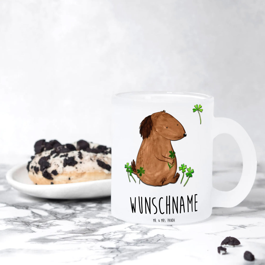 Personalisierte Teetasse Hund Kleeblatt Personalisierte Teetasse, Teetasse Für Frauen Mit Spruch, Nachhaltige Teetasse Mit Wunschtext, Werbegeschenk mit Firmennamen, Teetasse Für Kinder Mit Wunschtext, Lustige Teetasse Mit Namen, Porzellantasse Mit Gravur, Teetasse Mit Tiermotiv Und Wunschtext, Teetasse Mit Liebevollem Text, Teetasse Bedruckt Mit Wunschtext, Tasse Für Tee Mit Wunschtext, Teetasse Selbst Gestalten, Glas Teebecher, Teetasse Mit Initialen, Teetasse Groß Mit Namen, Teetasse Modern Personalisiert, Teegläser, Mikrowellengeeignete Teetasse Mit Namen, Emailletasse Mit Wunschtext, Teetasse Mit Namen, Teetasse Geschenk Personalisiert, Keramiktasse Mit Namen, Teetasse Mit Henkel Und Text, Teetasse Personalisiert, Kleine Teetasse Mit Wunschtext, Lieblings Teetasse Mit Wunschtext, Teetasse Mit Gravur, Teetasse Mit Wunschtext, Glas Teetasse Personalisiert, Teetasse aus Glas, Teetasse Für Männer Mit Namen, Design Teetasse Mit Gravur, Firmengeschenk mit Wunschtext, Vintage Teetasse Mit Gravur, Tasse Für Tee Mit Namen, Spülmaschinenfeste Teetasse Mit Text, Sprüche, Hund, Hunderasse, Hundebesitzer, Hundemotiv, Haustier, Tierliebhaber, Achtsamkeit, Glücksbringer, Motivation, Tagträume, Neuanfang, Selbstliebe, Geschenk, Glück, Kleeblatt
