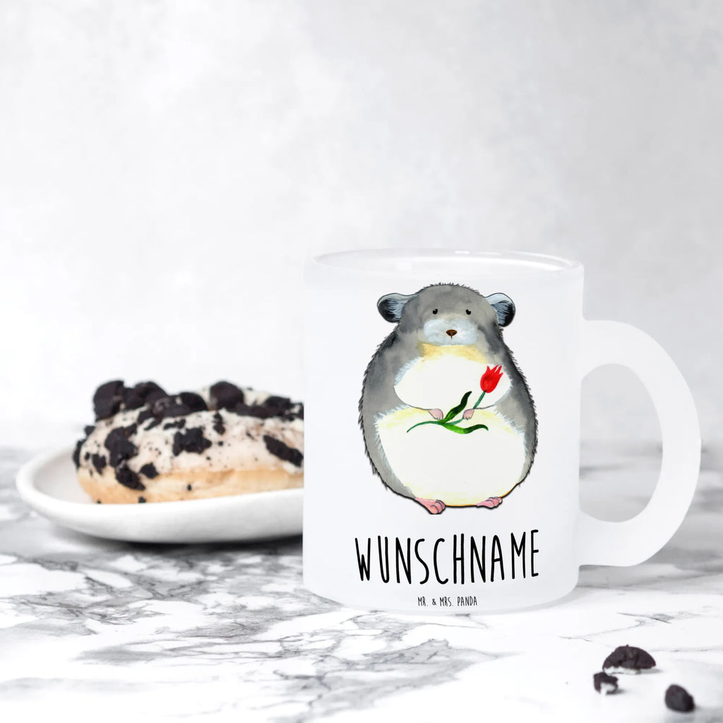 Personalisierte Teetasse Chinchilla mit Blume Teetasse Groß Mit Namen, Nachhaltige Teetasse Mit Wunschtext, Teetasse Bedruckt Mit Wunschtext, Werbegeschenk mit Firmennamen, Teetasse aus Glas, Kleine Teetasse Mit Wunschtext, Glas Teebecher, Keramiktasse Mit Namen, Teetasse Mit Gravur, Design Teetasse Mit Gravur, Teetasse Selbst Gestalten, Tasse Für Tee Mit Wunschtext, Vintage Teetasse Mit Gravur, Teetasse Mit Henkel Und Text, Lustige Teetasse Mit Namen, Teetasse Mit Wunschtext, Teetasse Für Kinder Mit Wunschtext, Teetasse Mit Tiermotiv Und Wunschtext, Teetasse Für Männer Mit Namen, Teetasse Modern Personalisiert, Personalisierte Teetasse, Teetasse Für Frauen Mit Spruch, Teetasse Personalisiert, Teegläser, Spülmaschinenfeste Teetasse Mit Text, Lieblings Teetasse Mit Wunschtext, Teetasse Mit Initialen, Mikrowellengeeignete Teetasse Mit Namen, Teetasse Geschenk Personalisiert, Porzellantasse Mit Gravur, Teetasse Mit Namen, Glas Teetasse Personalisiert, Tasse Für Tee Mit Namen, Emailletasse Mit Wunschtext, Firmengeschenk mit Wunschtext, Teetasse Mit Liebevollem Text, Lustige Sprüche, Tiere, Tiermotive, Gute Laune, Liebeskummer, Chaos, Glücklichsein, traurig sein, Depressionen, Büro, Chinchilla, Kummer, Büroalltag, Chinchillas