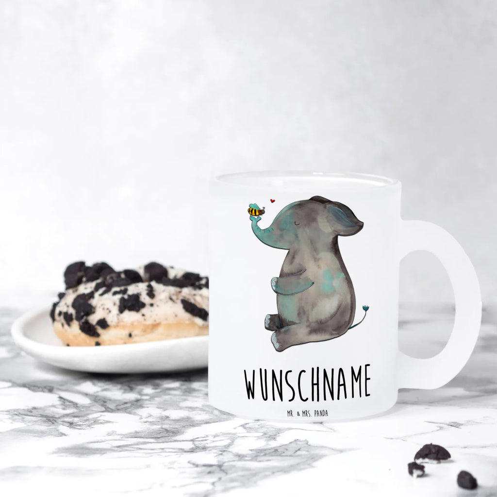 Personalisierte Teetasse Elefant & Biene Firmengeschenk mit Wunschtext, Teetasse Groß Mit Namen, Glas Teetasse Personalisiert, Lieblings Teetasse Mit Wunschtext, Teetasse Für Frauen Mit Spruch, Teetasse Mit Liebevollem Text, Teetasse Geschenk Personalisiert, Mikrowellengeeignete Teetasse Mit Namen, Design Teetasse Mit Gravur, Teetasse Personalisiert, Teetasse Für Kinder Mit Wunschtext, Teetasse Mit Gravur, Teetasse Mit Spruch, Emailletasse Mit Wunschtext, Teetasse Mit Henkel Und Text, Teetasse Mit Wunschtext, Tasse Für Tee Mit Wunschtext, Werbegeschenk mit Firmennamen, Personalisierte Teetasse, Teetasse Bedruckt Mit Wunschtext, Porzellantasse Mit Gravur, Keramiktasse Mit Namen, Tasse Für Tee Mit Namen, Teetasse Mit Namen, Teetasse Selbst Gestalten, Lustige Teetasse Mit Namen, Teetasse Mit Initialen, Teetasse Modern Personalisiert, Teetasse Für Männer Mit Namen, Nachhaltige Teetasse Mit Wunschtext, Teetasse Mit Tiermotiv Und Wunschtext, Kleine Teetasse Mit Wunschtext, Vintage Teetasse Mit Gravur, Spülmaschinenfeste Teetasse Mit Text, Tiermotive, Gute Laune, lustige Sprüche, Tiere, Biene, Elefant, Liebe, Liebesgeschenk, Jahrestag, Liebesspruch, Liebesbeweis, Hochzeitsgeschenk, Heiratsantrag