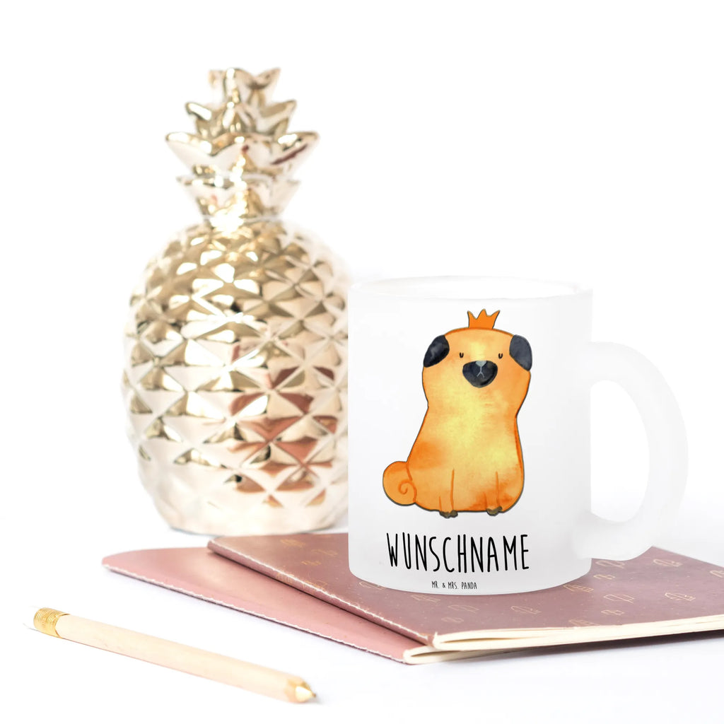 Personalized Tea Cup pug Crown Personalisierte Teetasse, Teetasse aus Glas, Teetasse Mit Initialen, Teetasse Mit Namen, Teetasse Für Frauen Mit Spruch, Teetasse Geschenk Personalisiert, Teetasse Modern Personalisiert, Teetasse Bedruckt Mit Wunschtext, Tasse Für Tee Mit Namen, Keramiktasse Mit Namen, Teetasse Groß Mit Namen, Firmengeschenk mit Wunschtext, Teetasse Mit Gravur, Glas Teetasse Personalisiert, Teetasse Selbst Gestalten, Teetasse Für Männer Mit Namen, Lustige Teetasse Mit Namen, Tasse Für Tee Mit Wunschtext, Vintage Teetasse Mit Gravur, Teegläser, Design Teetasse Mit Gravur, Teetasse Mit Tiermotiv Und Wunschtext, Teetasse Für Kinder Mit Wunschtext, Werbegeschenk mit Firmennamen, Teetasse Mit Henkel Und Text, Kleine Teetasse Mit Wunschtext, Glas Teebecher, Porzellantasse Mit Gravur, Teetasse Mit Liebevollem Text, Emailletasse Mit Wunschtext, Spülmaschinenfeste Teetasse Mit Text, Nachhaltige Teetasse Mit Wunschtext, Lieblings Teetasse Mit Wunschtext, Mikrowellengeeignete Teetasse Mit Namen, Teetasse Mit Wunschtext, Teetasse Personalisiert, Sprüche, Hund, Hunderasse, Hundebesitzer, Hundemotiv, Haustier, Tierliebhaber, Mops, Allergisch, Lustig, Hundebesitzer. Spruch, Kinderlos, Hausregel
