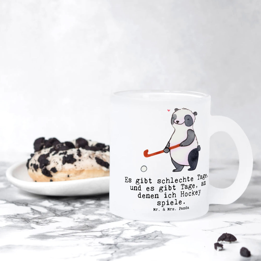Teetasse Panda Hockey spielen Teetasse Geschenk, Teetasse Emaille, Teetasse, Tasse Für Tee, Teetasse Mit Henkel, Teetasse Für Zuhause, Teetasse Skandinavisch, Teetasse Klassisch, Teetasse Für Kinder, Teetasse Modern, Kleine Teetasse, Teetasse Porzellan, Teetasse Mit Sieb, Teetasse Set, Teetasse Shabby Chic, Teetasse Bedruckt, Teetasse Nachhaltig, Teetasse Für Frauen, Teetasse Für Büro, Große Teetasse, Tee Tasse, Doppelwandige Teetasse, Teetasse Mit Tiermotiv, Teetasse Mit Deckel, Teetasse Spülmaschinenfest, Teetasse Für Männer, Teetasse Mit Spruch, Design Teetasse, Lustige Teetasse, Teetasse Mit Motiv, Teetasse Keramik, Teetasse Glas, Lieblings Teetasse, Teetasse Handgemacht, Teetasse Mikrowellengeeignet, Teetasse Vintage, Geschenk, Sport, Sportart, Hobby, Schenken, Danke, Dankeschön, Auszeichnung, Gewinn, Sportler, Hockey Verein, Hockey spielen, Feldhockey, Hockeyschläger