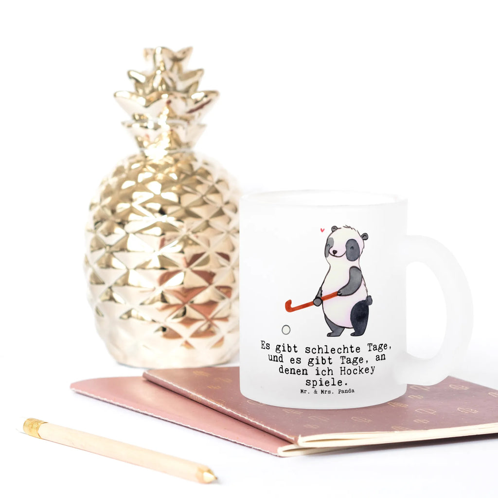 Teetasse Panda Hockey spielen Teetasse Geschenk, Teetasse Emaille, Teetasse, Tasse Für Tee, Teetasse Mit Henkel, Teetasse Für Zuhause, Teetasse Skandinavisch, Teetasse Klassisch, Teetasse Für Kinder, Teetasse Modern, Kleine Teetasse, Teetasse Porzellan, Teetasse Mit Sieb, Teetasse Set, Teetasse Shabby Chic, Teetasse Bedruckt, Teetasse Nachhaltig, Teetasse Für Frauen, Teetasse Für Büro, Große Teetasse, Tee Tasse, Doppelwandige Teetasse, Teetasse Mit Tiermotiv, Teetasse Mit Deckel, Teetasse Spülmaschinenfest, Teetasse Für Männer, Teetasse Mit Spruch, Design Teetasse, Lustige Teetasse, Teetasse Mit Motiv, Teetasse Keramik, Teetasse Glas, Lieblings Teetasse, Teetasse Handgemacht, Teetasse Mikrowellengeeignet, Teetasse Vintage, Geschenk, Sport, Sportart, Hobby, Schenken, Danke, Dankeschön, Auszeichnung, Gewinn, Sportler, Hockey Verein, Hockey spielen, Feldhockey, Hockeyschläger