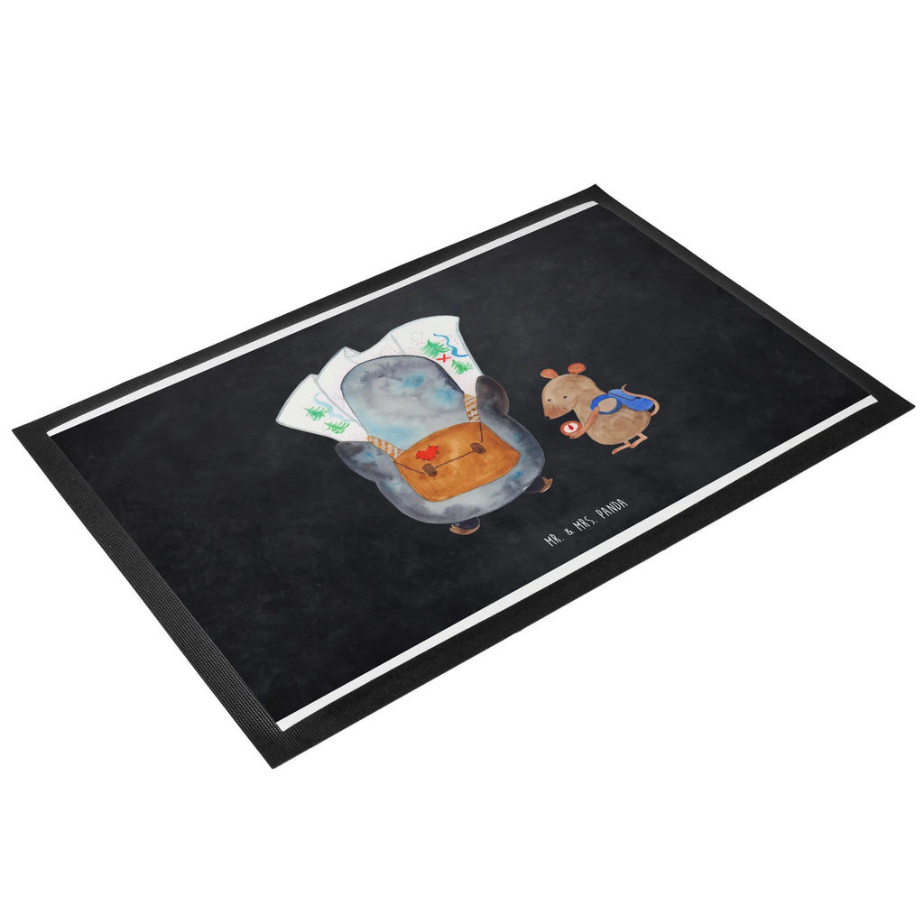 Fußmatte Pinguin & Maus Wanderer Matte, Motivfußmatte, Vorleger, Fußmatte außen, Eingangsteppich, Sauberlaufmatte, Fußmatten, Schmutzfangteppich, Fußabstreifer, Schmutzfangmatte, Fußabtreter, Fußabstreifer außen, Fußmatte außen wetterfest, Fußmatte innen, Gummimatte, Fussmatten, Türvorleger, Türmatte, Fußabtreter außen, Schmutzfangmatte waschbar, Schmutzfänger, Fussmatten online, Fußmatte outdoor, Fußmatte waschbar, Haustürmatte, Schmutzmatte, Gummi Matte, Pinguin, wandern, Wanderlust, Abenteurer, Abenteuer, Roadtrip, Pinguine, Ausflug