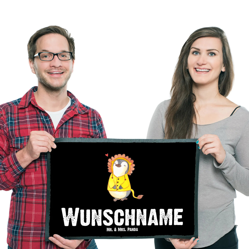 Personalisierte Fußmatte Löwe Astrologie Personalisiert, Personalisierung, Fußmatte mit Namen, Wunschnamen, Personalisierte Fußmatte, Türvorleger mit Namen, Haustürmatte Personalisiert, Türvorleger Personalisiert, Bedrucken, Fußmatte Bedrucken, Namensfussmatte, Tierkreiszeichen, Sternzeichen, Aszendent, Astrologie, Horoskop, Geburtstagsgeschenk, Sternzeichen Löwe, Geschenkidee Zum Geburtstag, Löwe