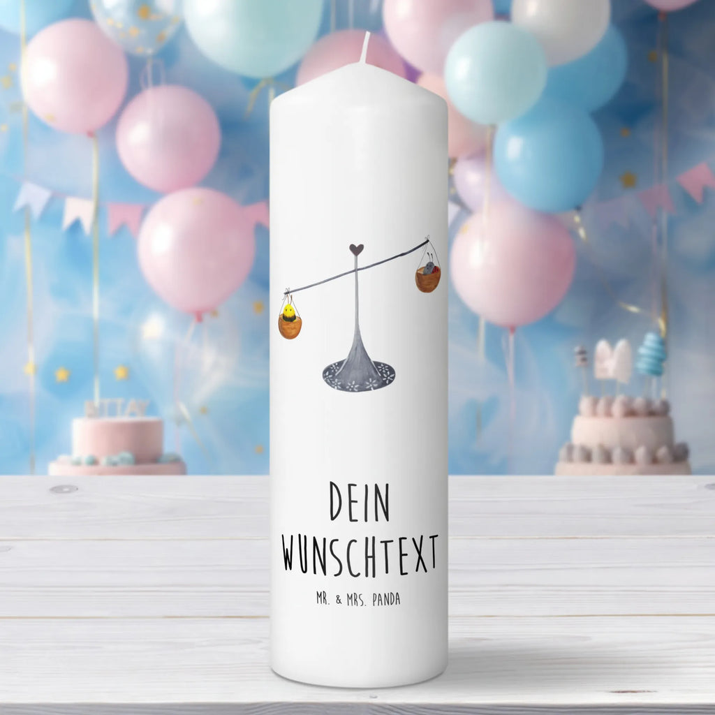 Personalisierte Kerze Sternzeichen Waage Taufekerze Mit Namensgravur, Outdoor-Kerze Mit Namensgravur, Osterkerze Mit Namen, Kerze Mit Spruch Und Namen, Tafelkerze Mit Wunschname, Kerze Mit Prägung Und Wunschname, Trauerkerze Mit Namen, Gartenkerze Mit Namen, Grabkerze Mit Namensgravur, Duftkerze Mit Namen, Personalisierte Kerze, Fair-Trade-Kerze Mit Namensgravur, Gedenkkerze Mit Namen, Streukerze Mit Namensdruck, Stearinkerze Mit Gravur, Kommunionkerze Mit Namen, Kerze Für Hochzeit Mit Namensgravur, Blockkerze Mit Namensdruck, Stumpenkerze Mit Namensgravur, Sojawachskerze Mit Namensdruck, Holz-Kerze Mit Namen, Bienenwachskerze Mit Wunschname, Weihnachtskerze Mit Namensgravur, Kerze Mit Namen, Glas-Kerze Mit Wunschname, Kerzen-Set Mit Namensgravur, Stabkerze Mit Gravur, Kerze Für Geburtstag Mit Wunschname, Andachtskerze Mit Namensgravur, Teelicht Mit Namensdruck, Adventskerze Mit Wunschname, Firmungskerze Mit Wunschname, Gastgeschenk Kerze Mit Namen, Handgemachte Kerze Mit Wunschname, Bio-Kerze Mit Wunschname, Tischkerze Mit Namensdruck, Votivkerze Mit Wunschname, LED-Kerze Mit Wunschname, Metall-Kerze Mit Namensgravur, Laternenkerze Mit Namensdruck, Schwimmkerze Mit Namen, Handgegossene Kerze Mit Namen, Sternzeichen, Tierkreiszeichen, Horoskop, Astrologie, Aszendent, Waage, Biene, Hummel, Geschenk September, Marienkäfer, Waage Geschenk, Waage Sternzeichen, Geschenk Oktober, Geburtstag Oktober, Gleichgewicht, Geburtstag September